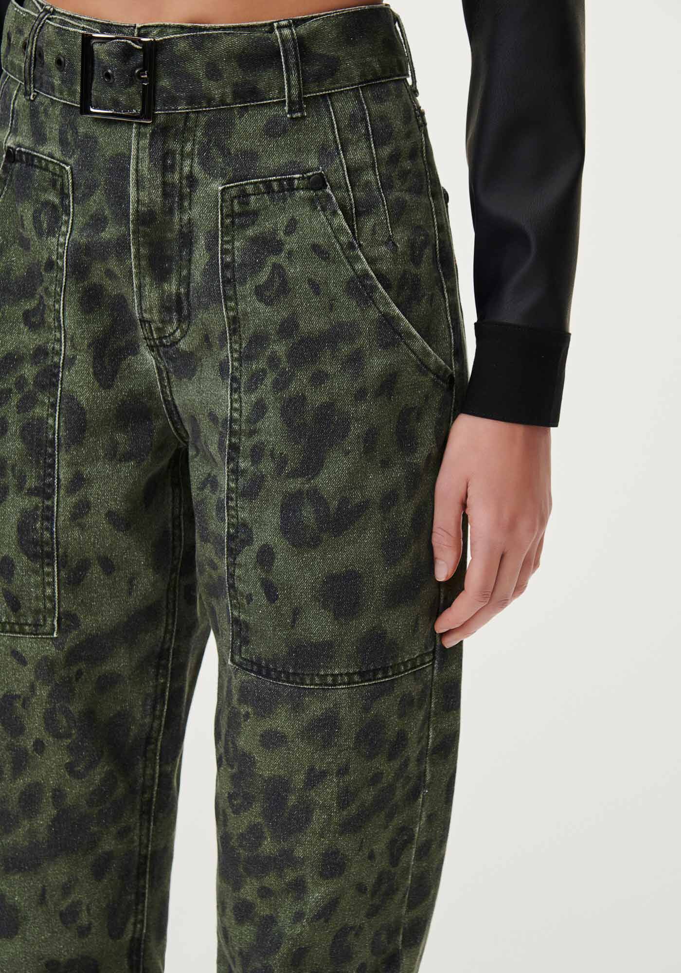 Cal&ccedil;a Sarja Mom Super Alta Animal Print com Cinto, , large.