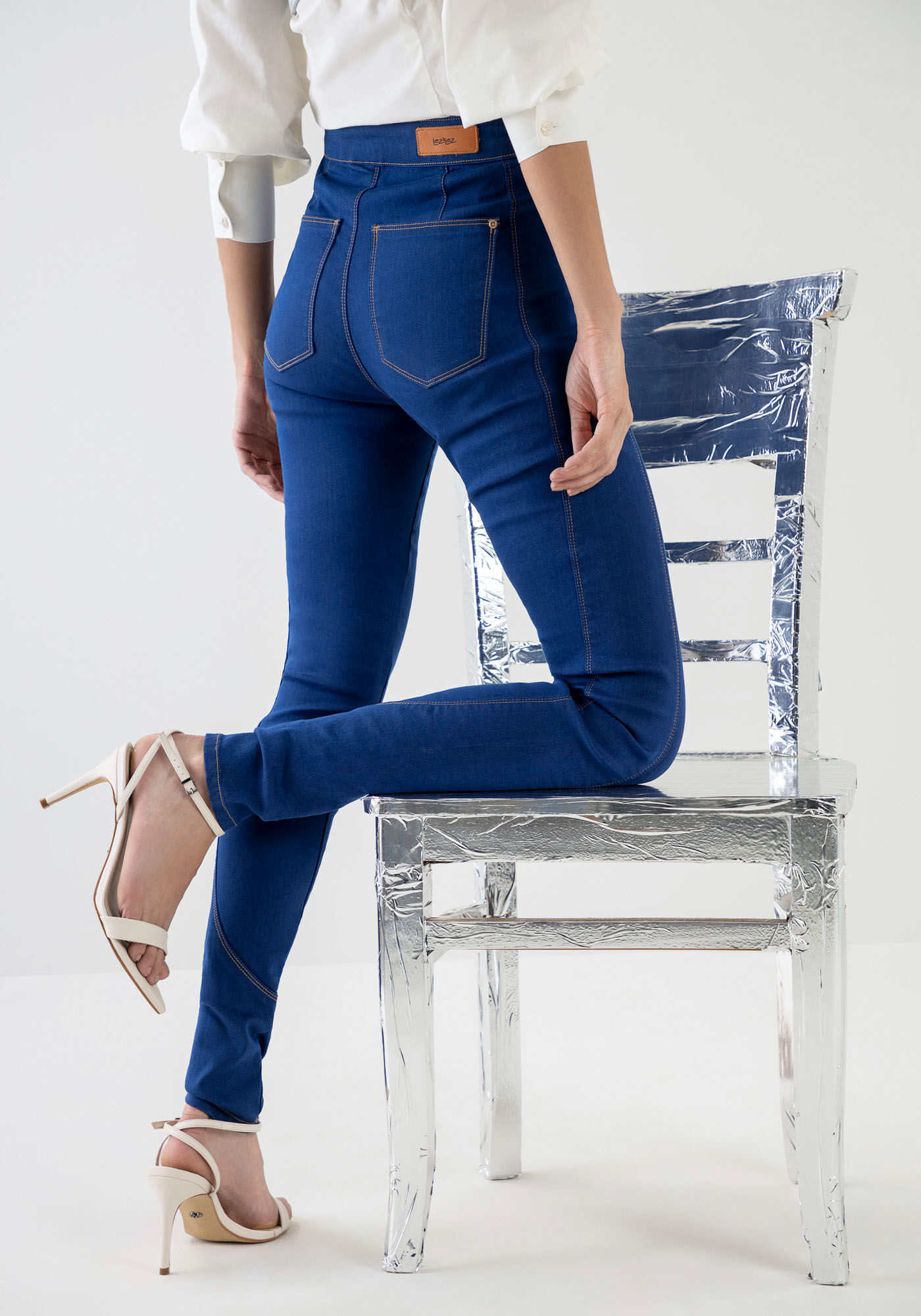 Cal&ccedil;a Jeans Jegging Super Alta com Recortes, JEANS, large.