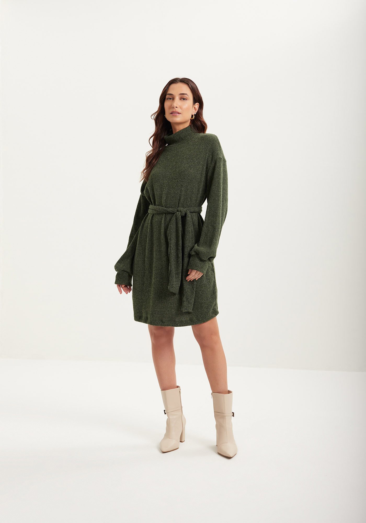 Vestido Curto Com Gola Alta E Cinto Em Malha Canelada Tric&ocirc;, , large.