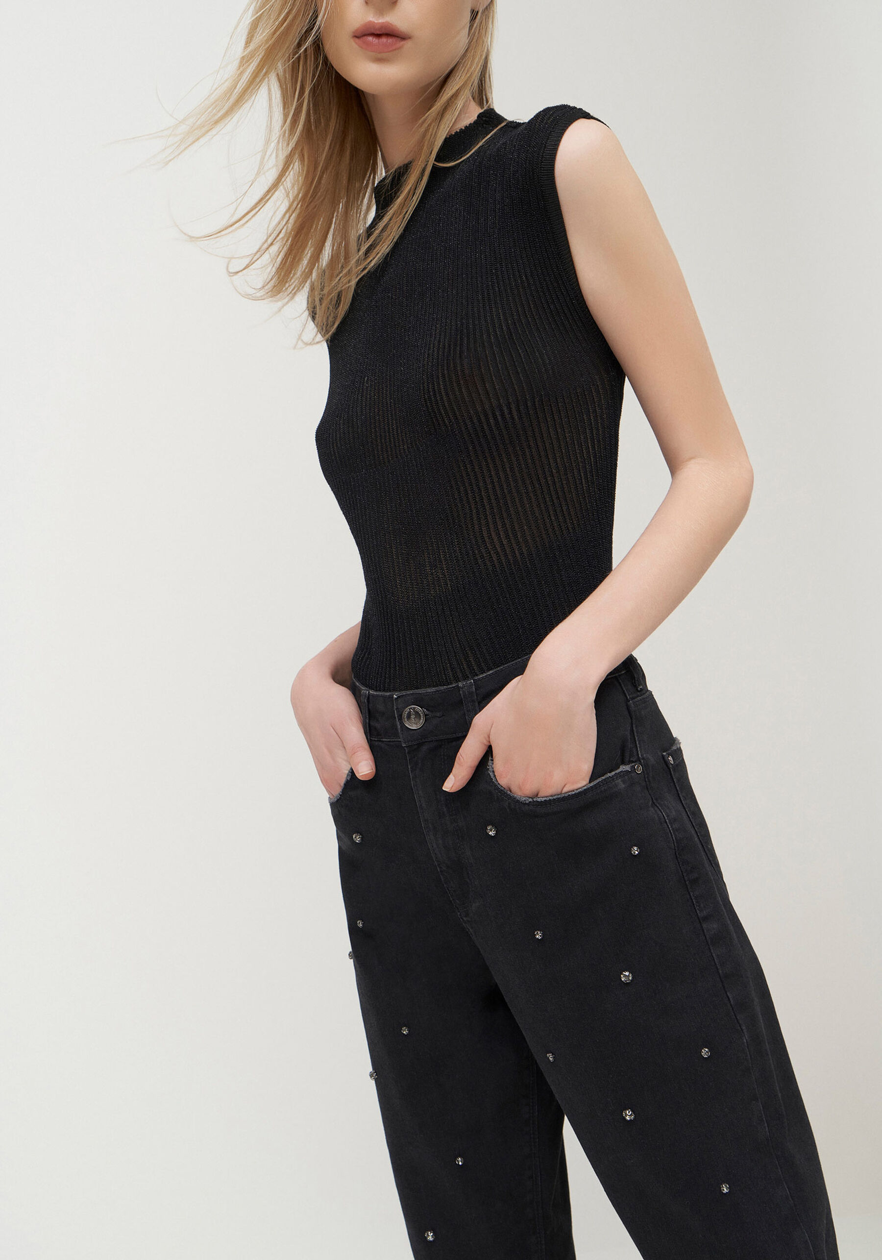 Calça Jeans Mom Cropped Comfort com Strass, . Calça Jeans Mom Cropped Comfort com Strass, , large.