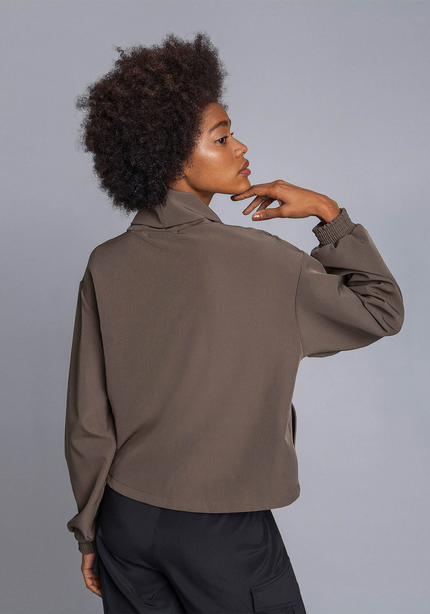 Blus&atilde;o Gola Alta Amplo, , large.