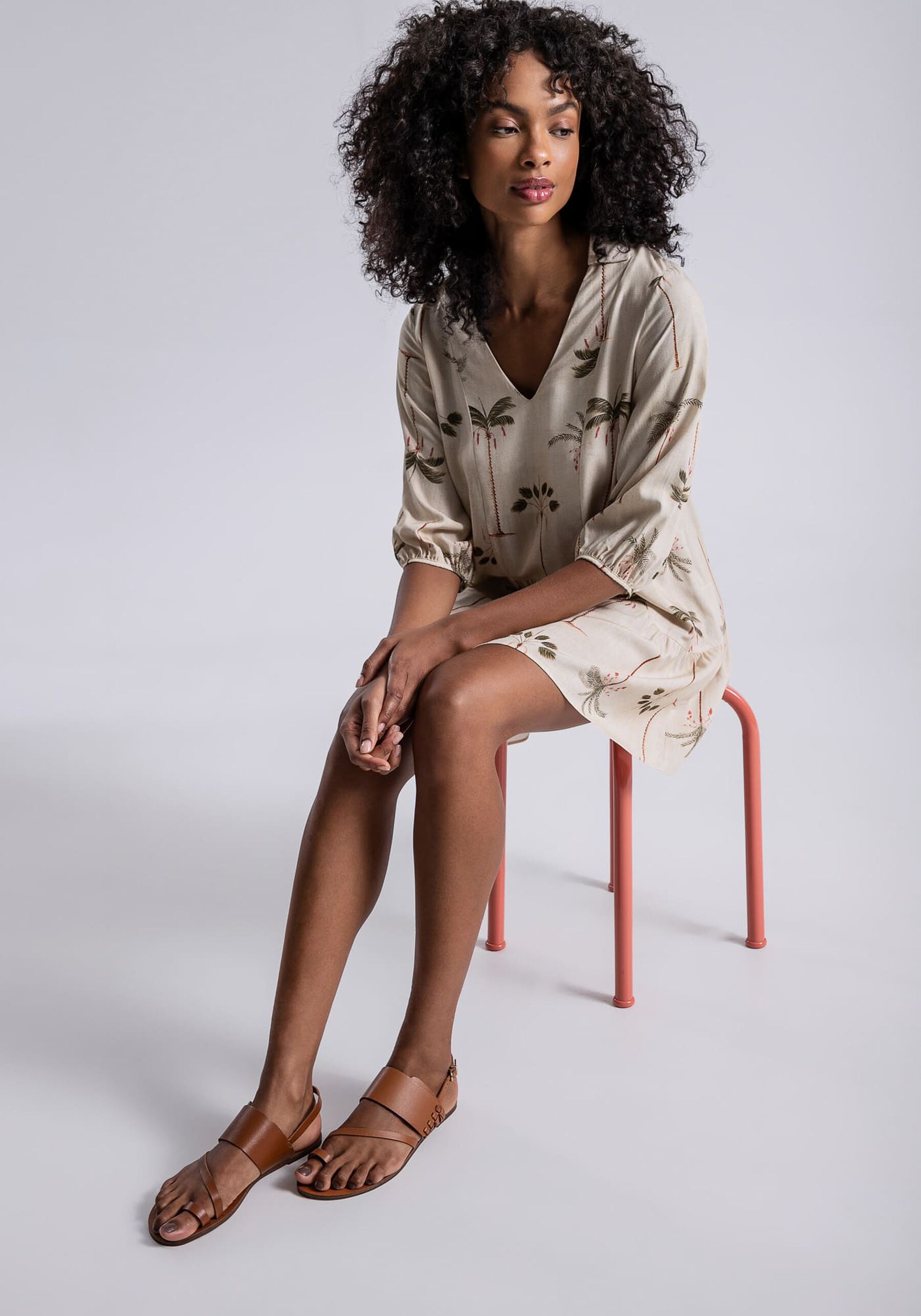 Rasteira Sandália em Couro Minimal, MARROM MUSTANG. Rasteira Sandália em Couro Minimal, MARROM MUSTANG, large.