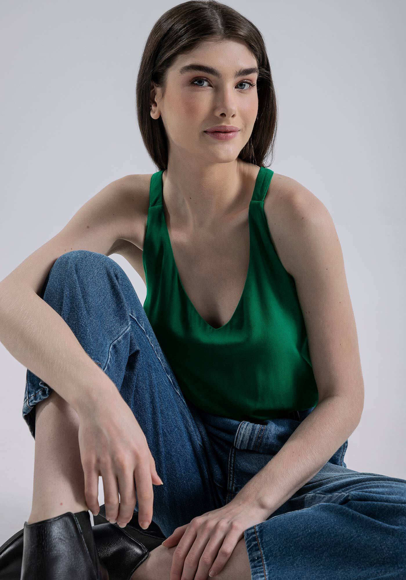 Blusa Decote V com Recorte Costas, , large.