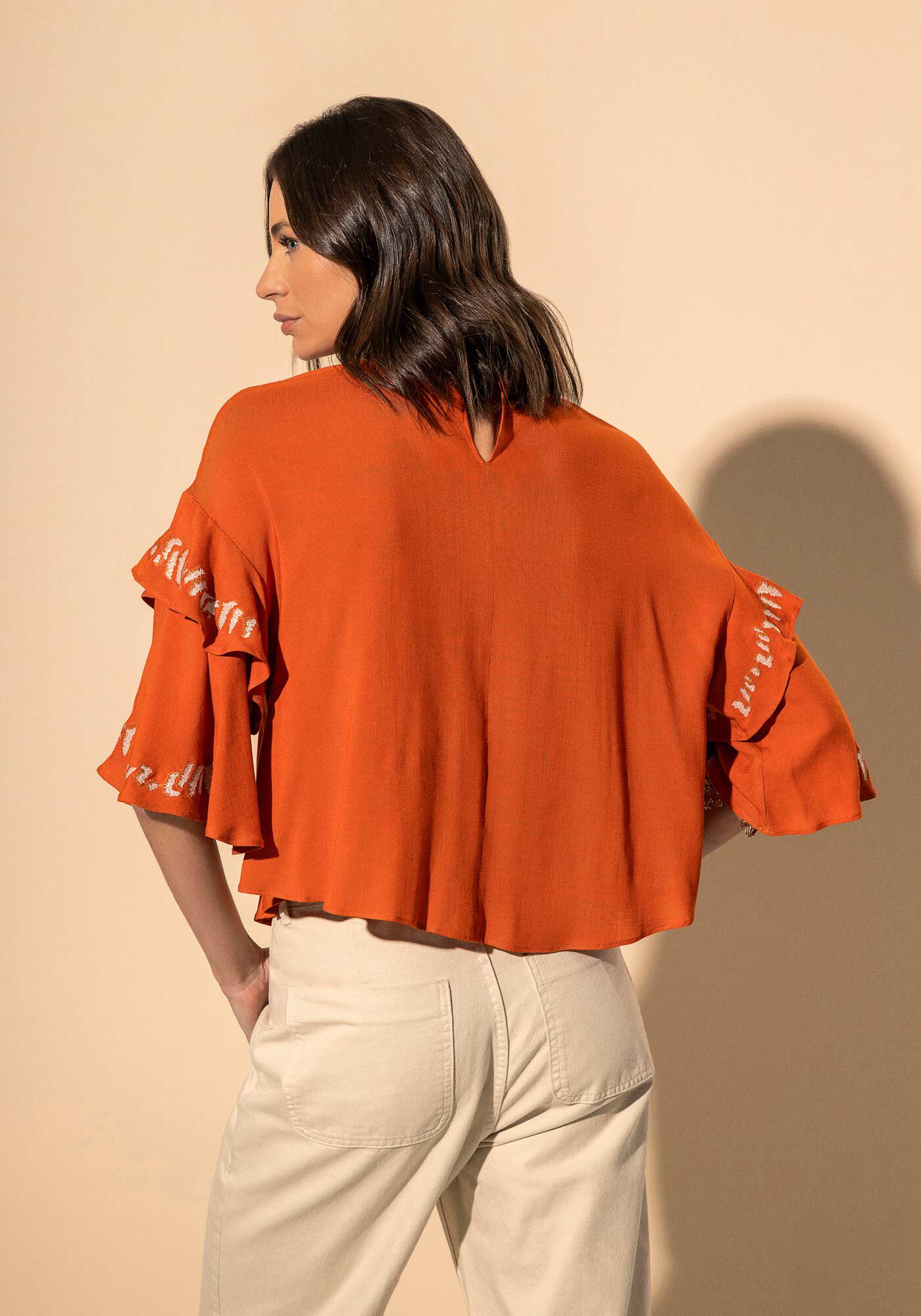 Blusa De Mangas Curtas Bordadas Com Babados Em Viscose, LARANJA PAIXAO, large.