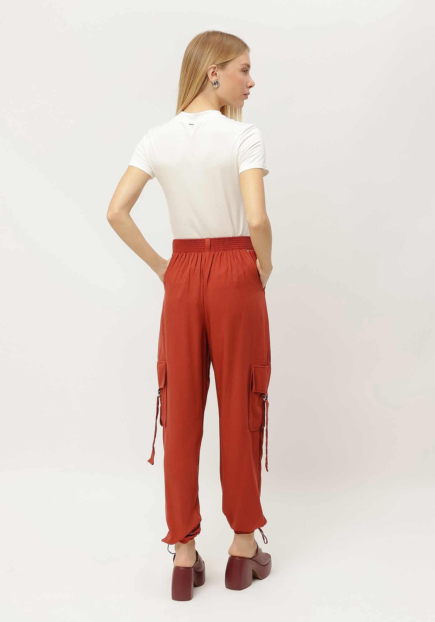 Cal&ccedil;a Jogger em Viscose com Bolsos Cargo, , large.