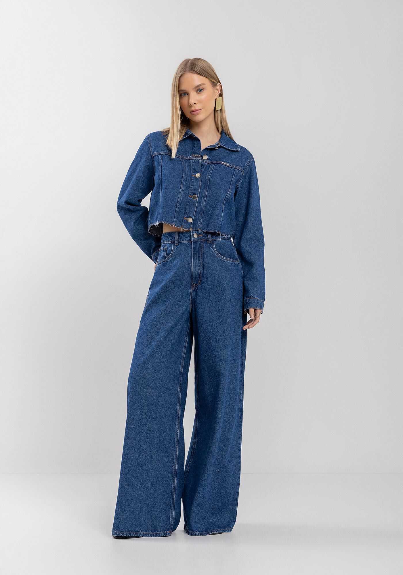 Jaqueta Jeans Curta Com Barra Desfiada E Bordado Nas Costas, JEANS, large.