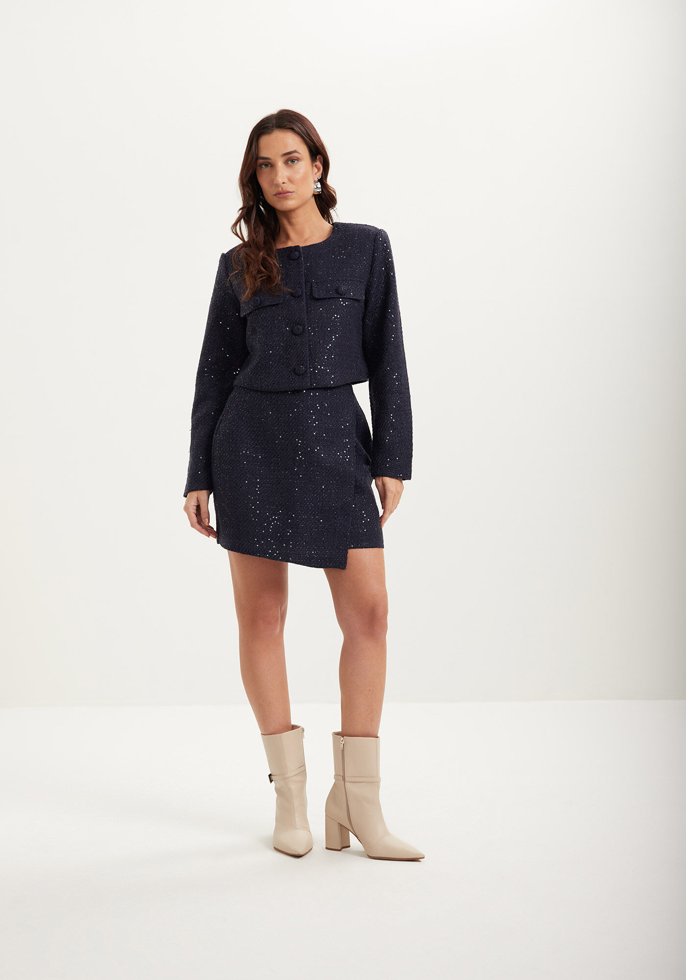 Casaco Curto Em Tweed Com Lapelas E Aplica&ccedil;&otilde;es De Paet&ecirc;, MARINHO DEEP BLUE, large.