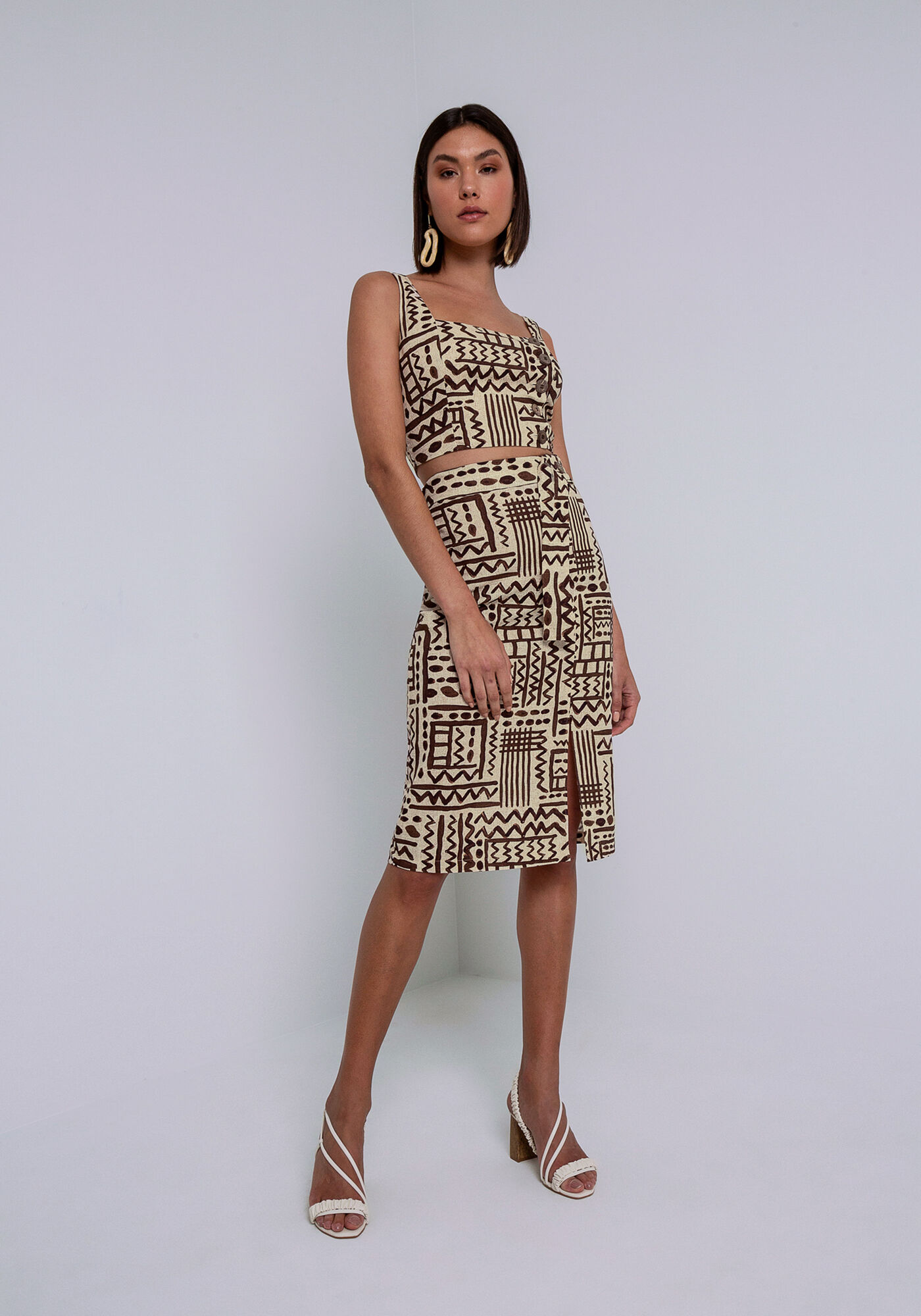 Blusa Cropped em Linho com Bot&otilde;es, , large.