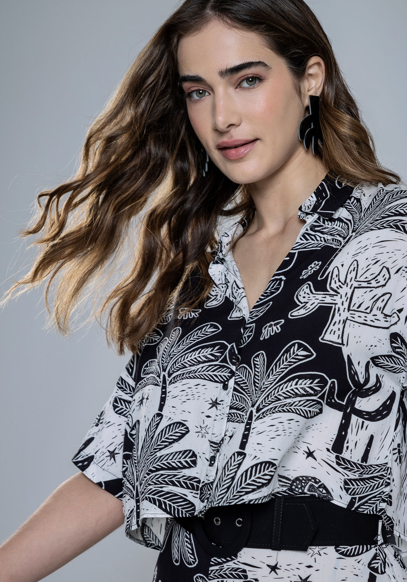 Camisa Manga Curta em Viscose Cropped | Lez a Lez