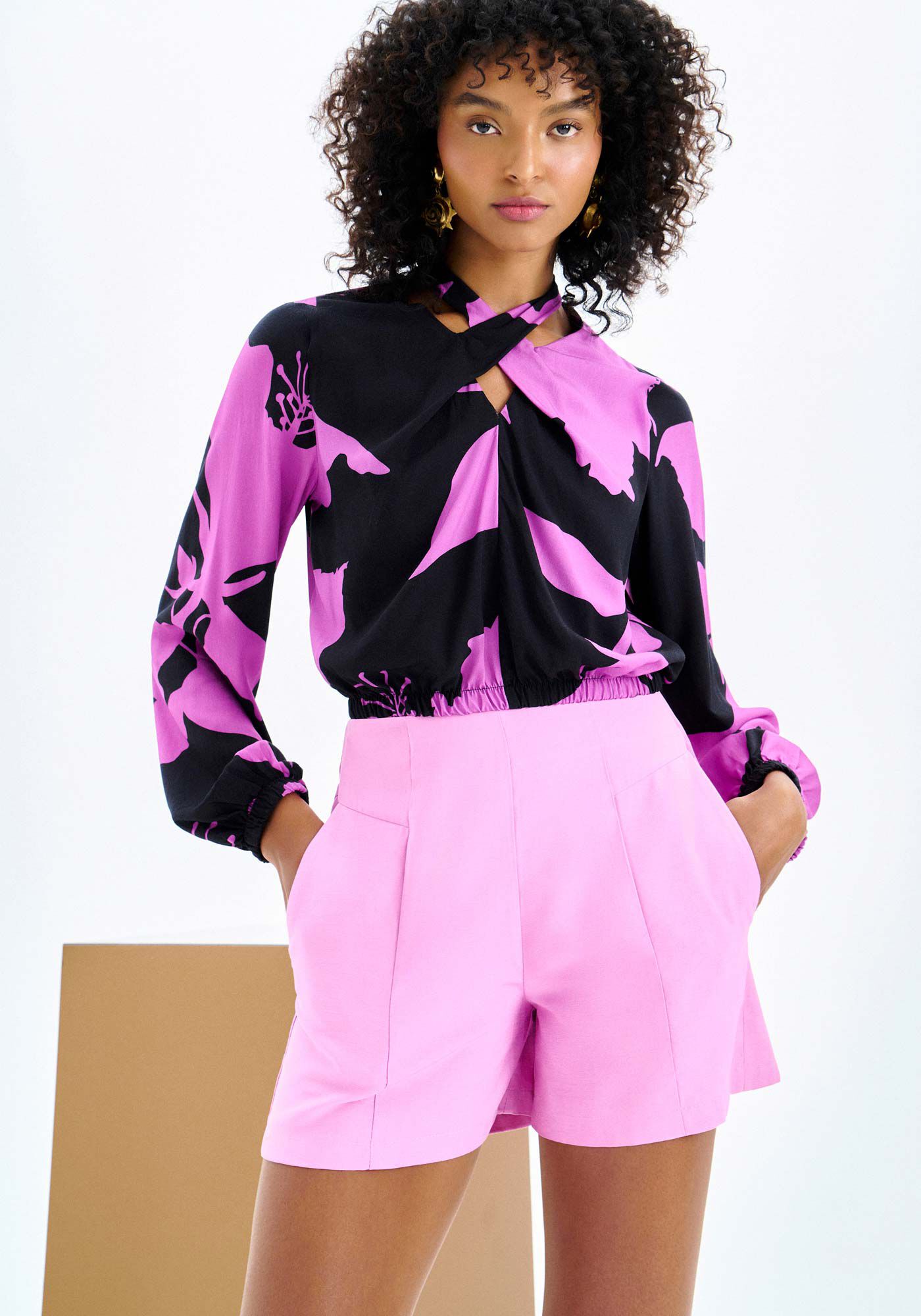 Shorts Cintura Alta Alfaiataria com Bolso, , large.