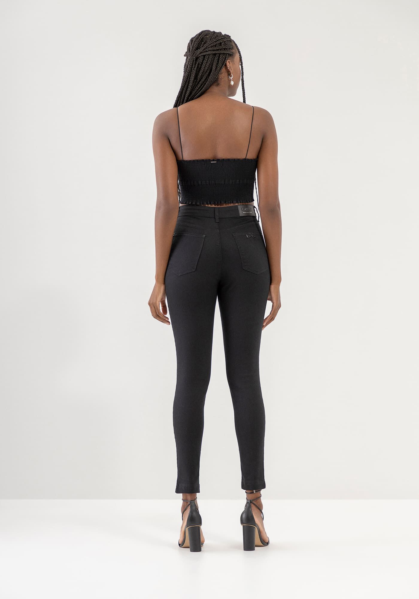 Cal&ccedil;a Sarja Skinny Sustent&aacute;vel Ever Black, , large.