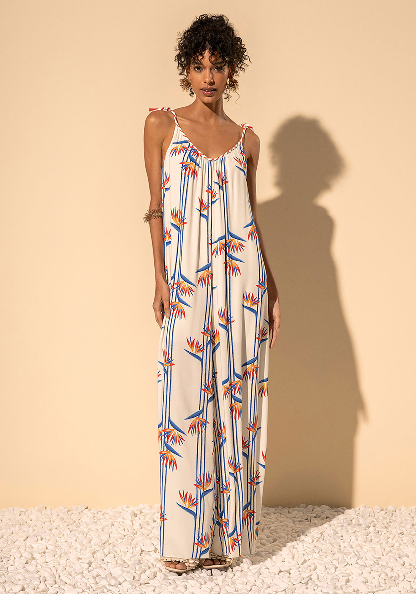 Macac&atilde;o Longo Fluido Estampado Com Al&ccedil;as De Amarrar, STRELIZIA MAXI BEGE, large.