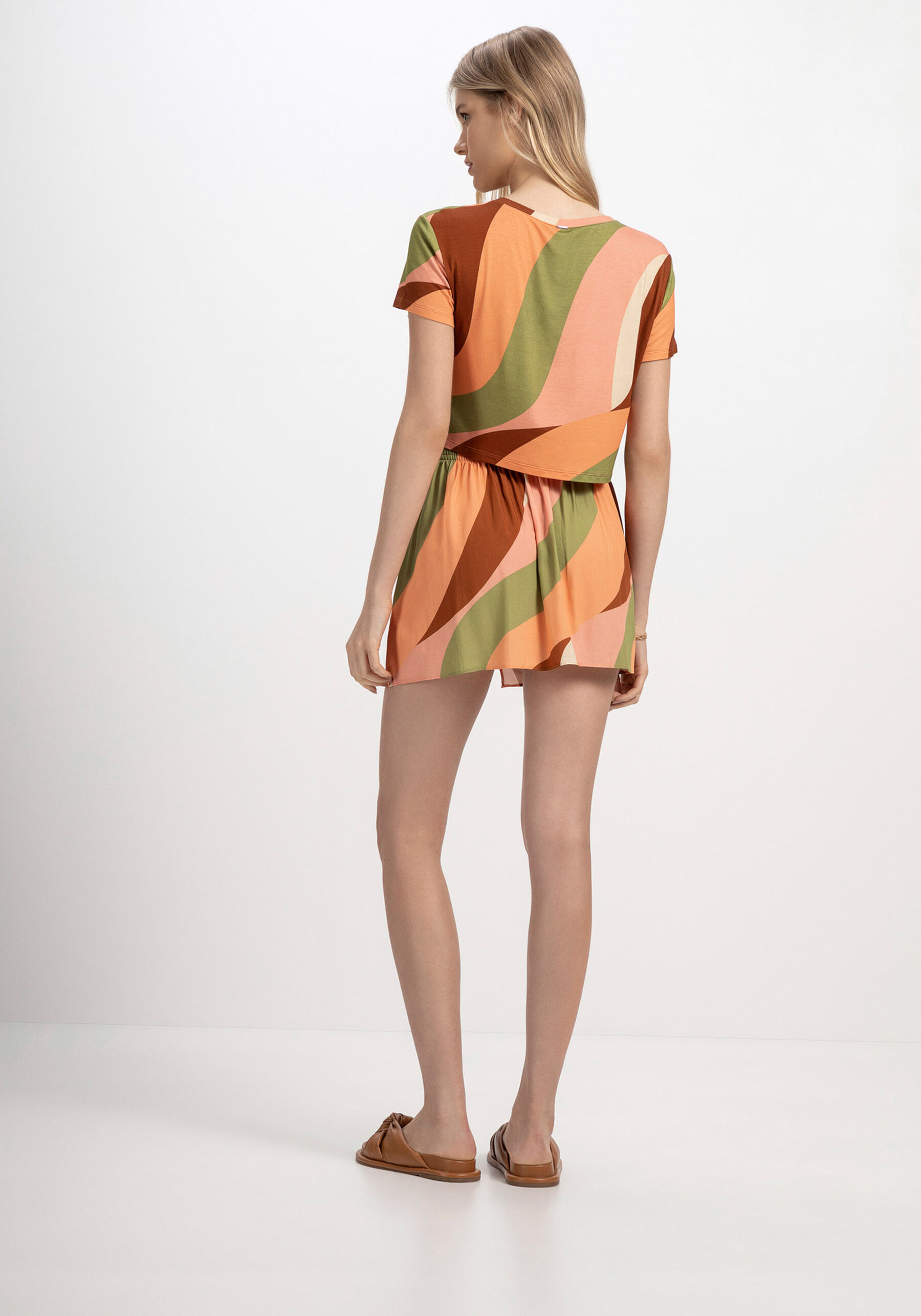 Saia Curta Estampada em Viscose com Torção, ARCO IRIS. Saia Curta Estampada em Viscose com Torção, ARCO IRIS, large.