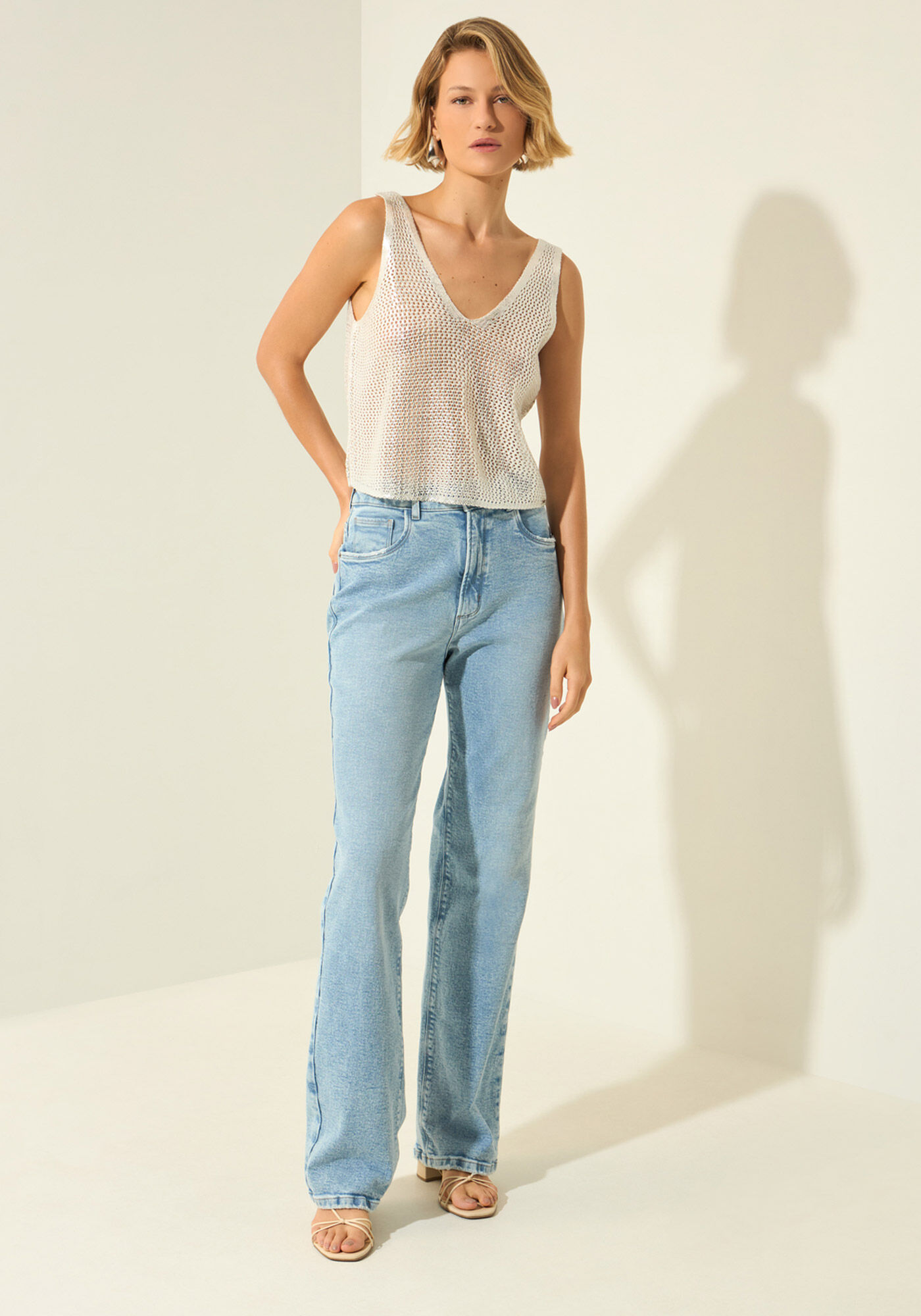 Blusa Cropped De Al&ccedil;as Em Malha Tric&ocirc; Com Foil, BRANCO OFF WHITE, large.