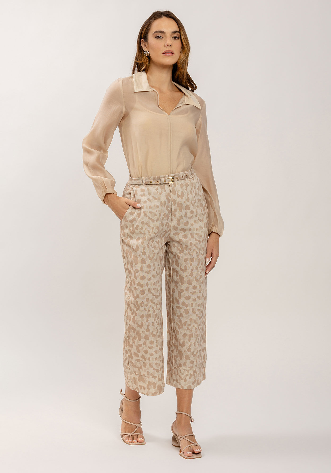 Camisa em Tecido Lyocel com Paet&ecirc;s Gola, , large.