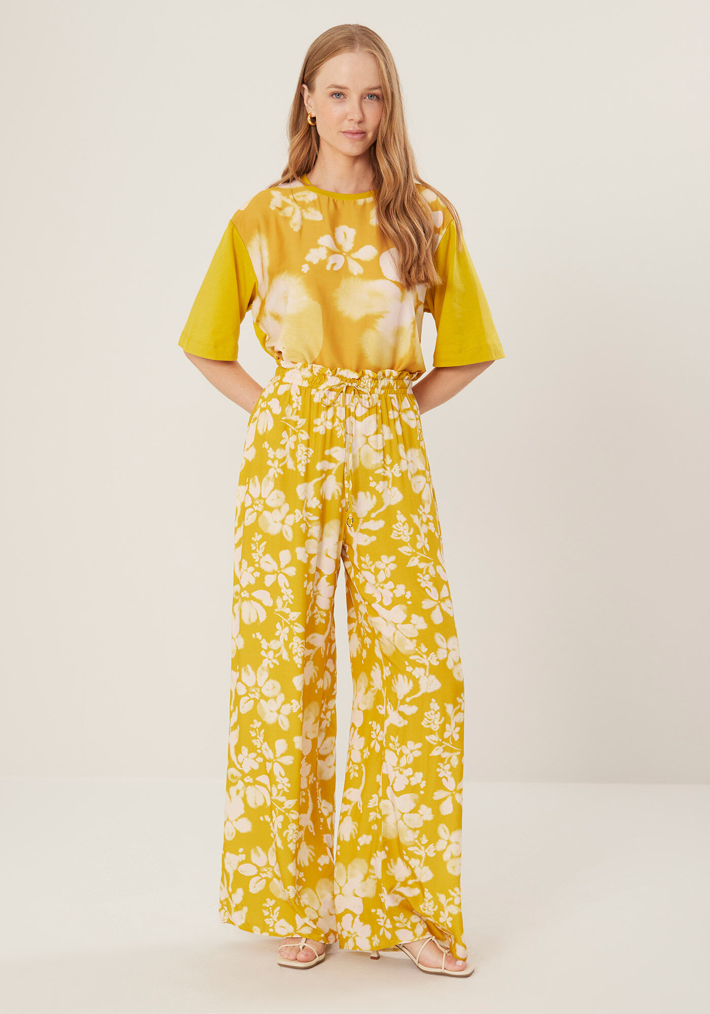 Cal&ccedil;a Pantalona Estampada Em Viscose Com Amarra&ccedil;&atilde;o Frontal, , large.