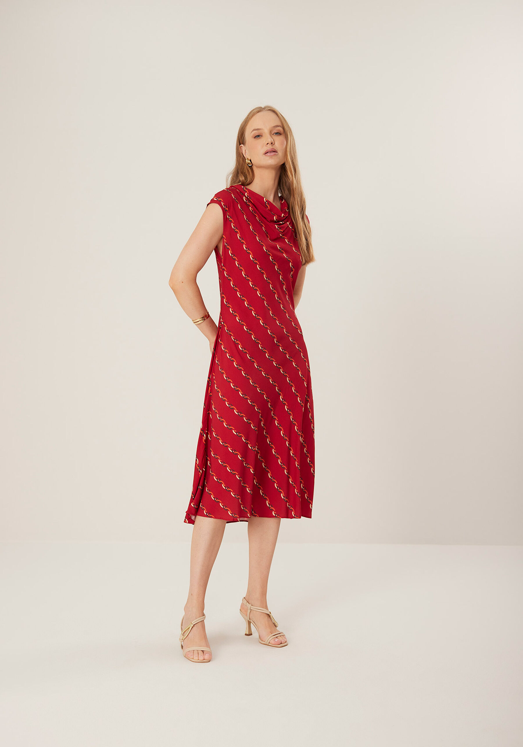 Vestido Midi Sem Mangas Estampado Com Gola Degagê, . Vestido Midi Sem Mangas Estampado Com Gola Degagê, , large.