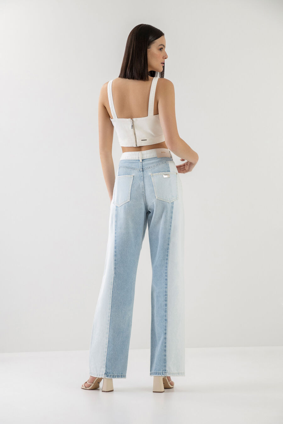 Calça Jeans Wide Leg Super Alta com Recortes Duo, . Calça Jeans Wide Leg Super Alta com Recortes Duo, , large.