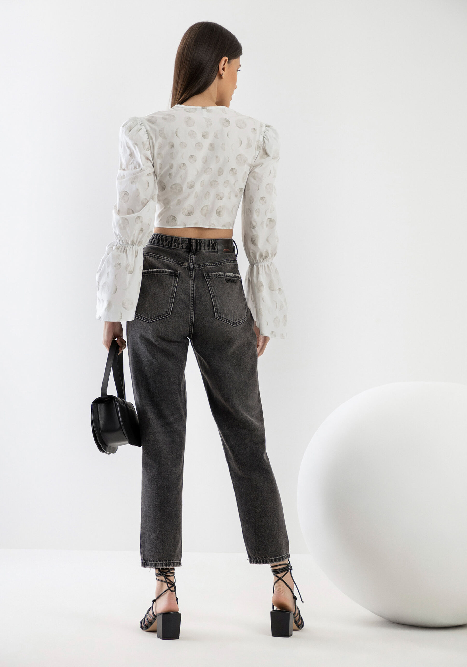 Calça Jeans Mom Preta Estonada, PRETO REATIVO. Calça Jeans Mom Preta Estonada, PRETO REATIVO, large.