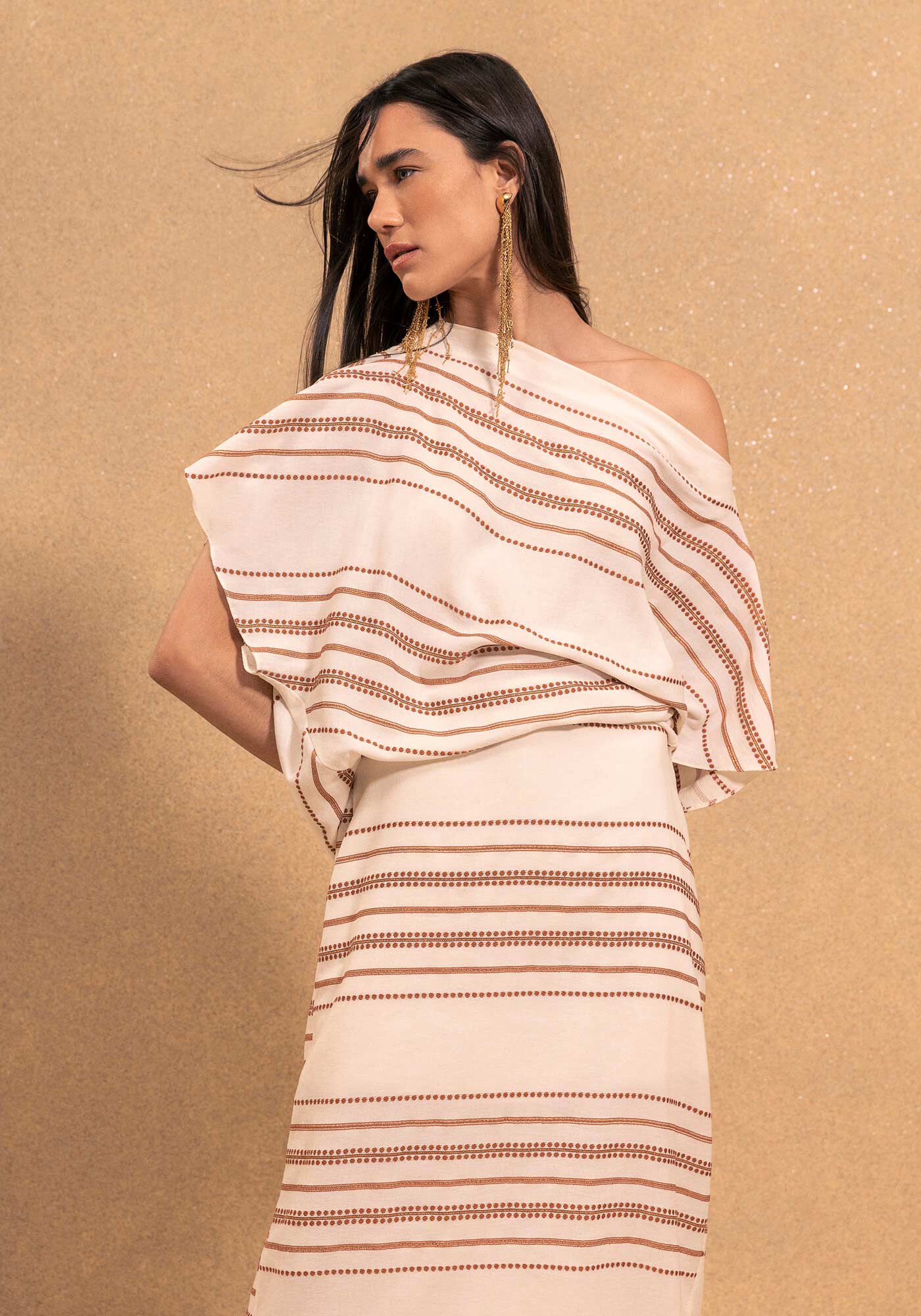 Vestido De Mangas Curtas Ch&aacute; Com Fenda Posterior, BEGE GLAZED, large.