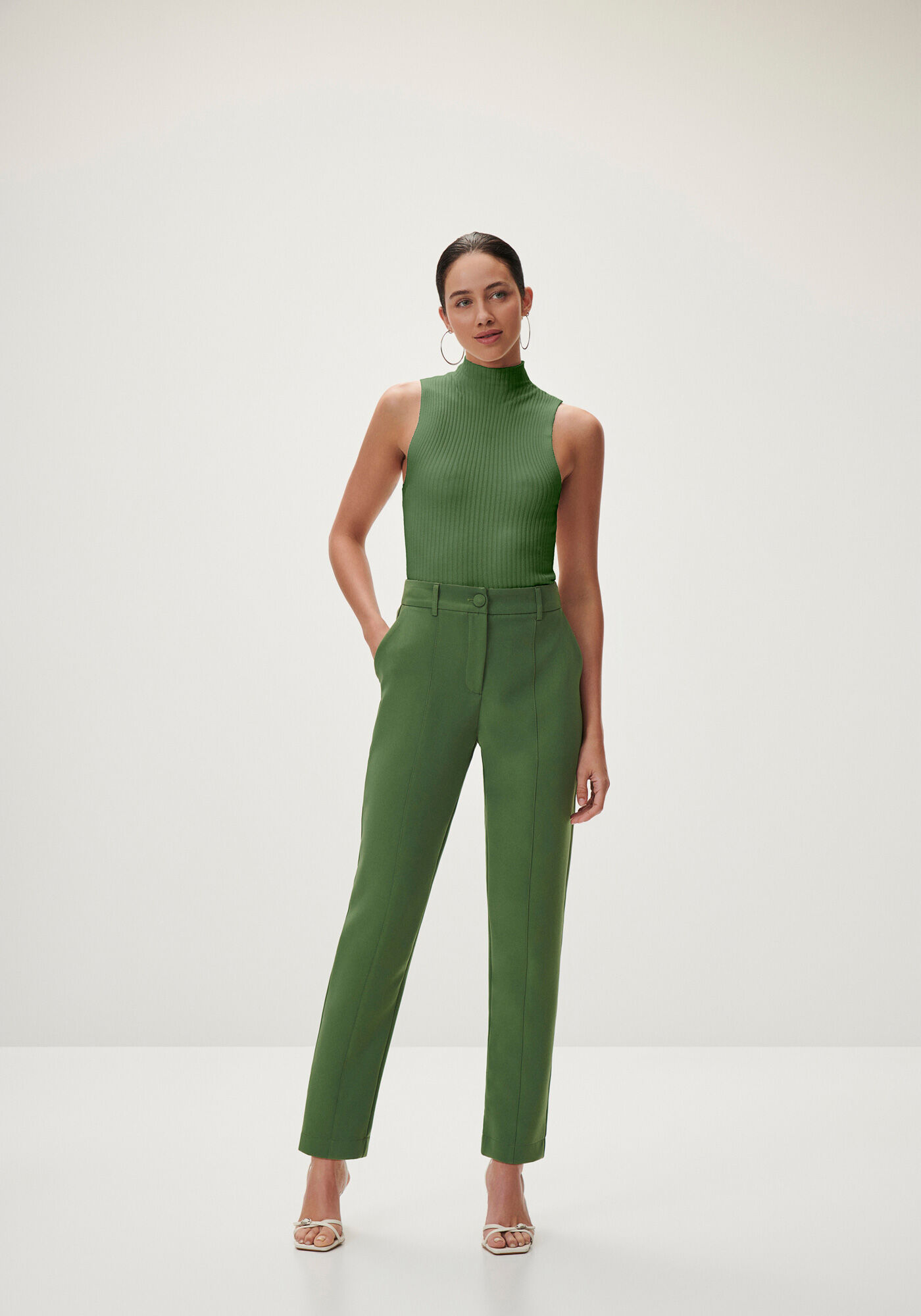 Blusa Sem Mangas em Tric&ocirc; com Gola Alta, , large.