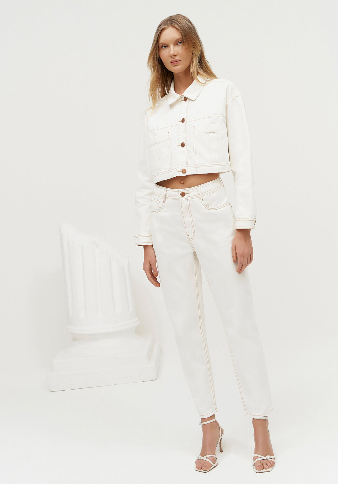 Jaqueta Sarja Cropped com Bolsos, , large.