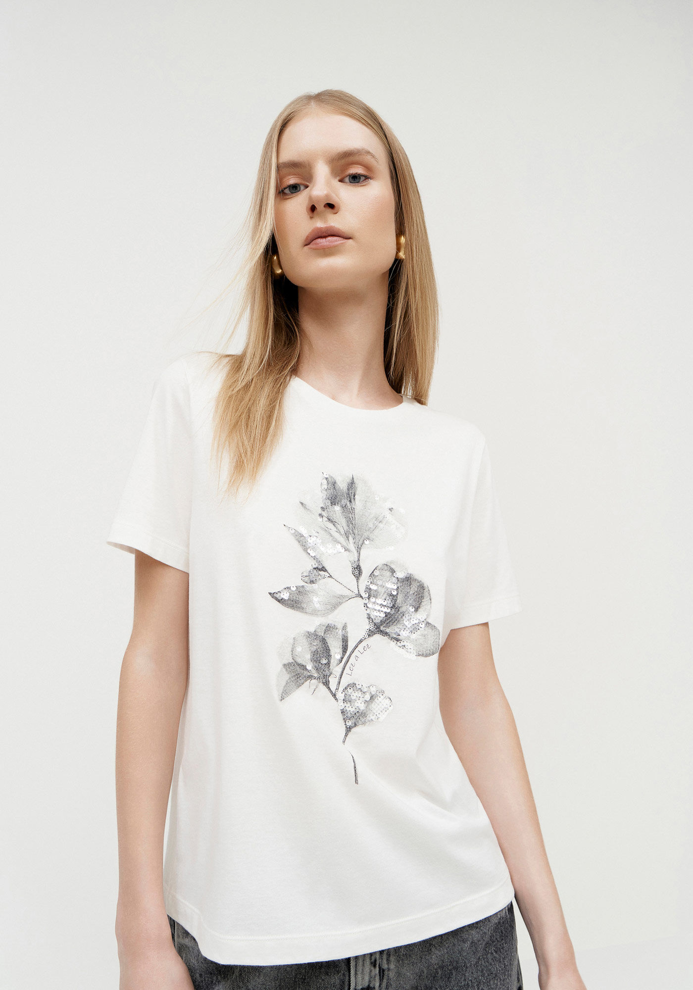 T-shirt em Malha Prime Estampada com Paet&ecirc;s, BRANCO OFF WHITE, large.