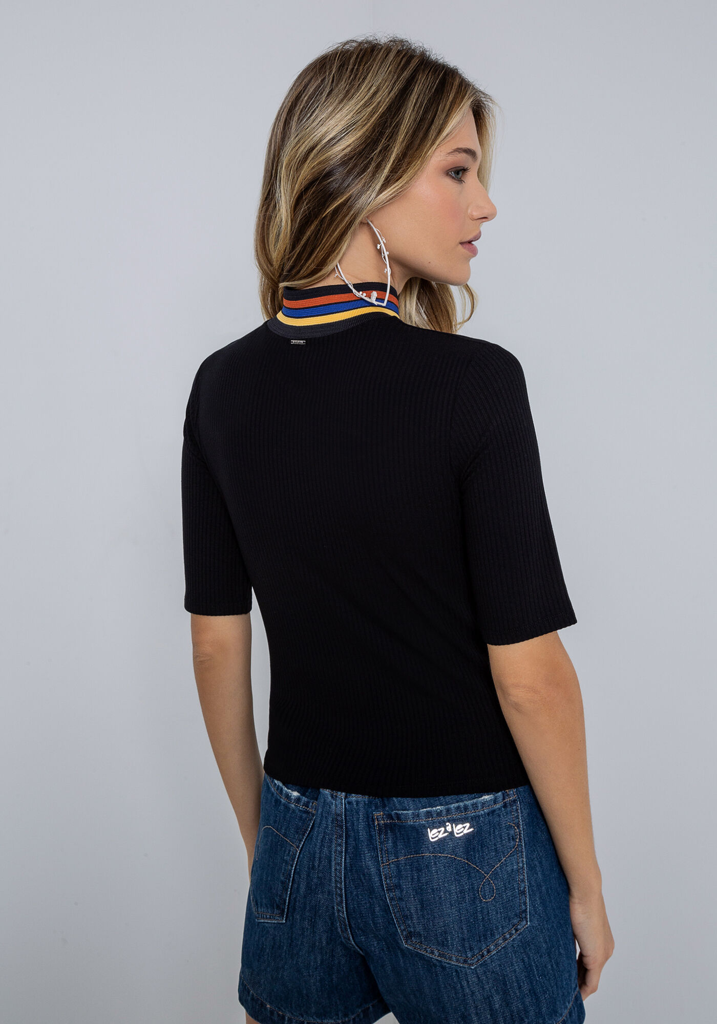 Blusa Gola Alta em Malha Canelada com Recorte, , large.