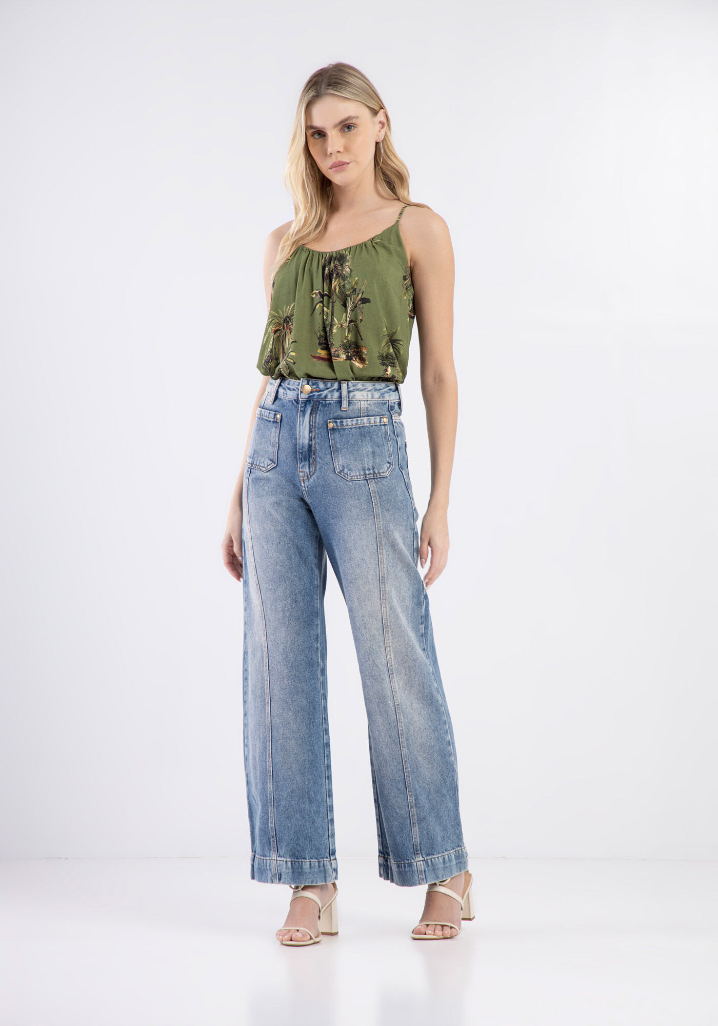 Blusa Estampada em Viscose com Franzido Decote, , large.