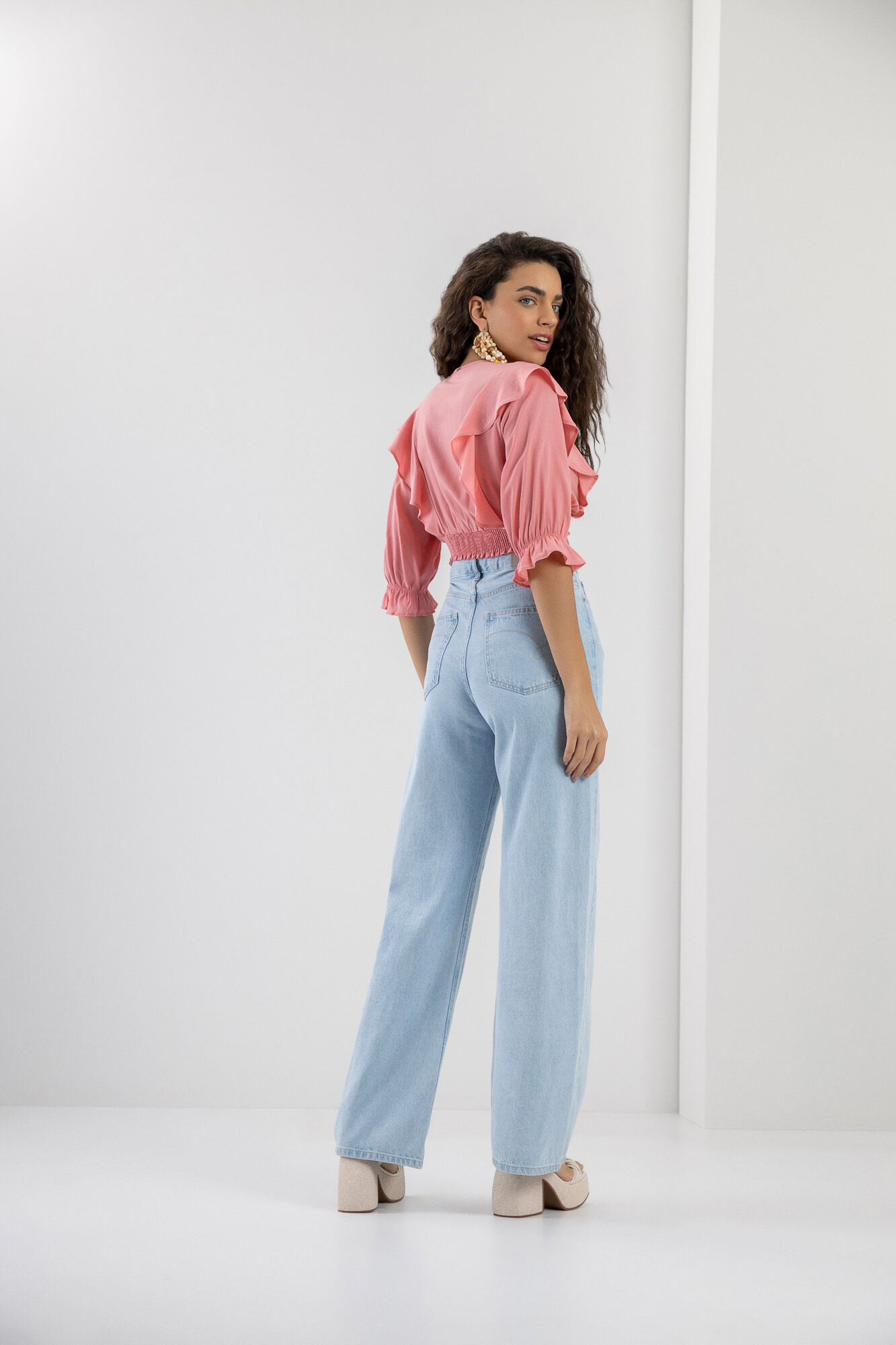 Blusa Cropped Manga 3/4 em Viscose com Babados, , large.