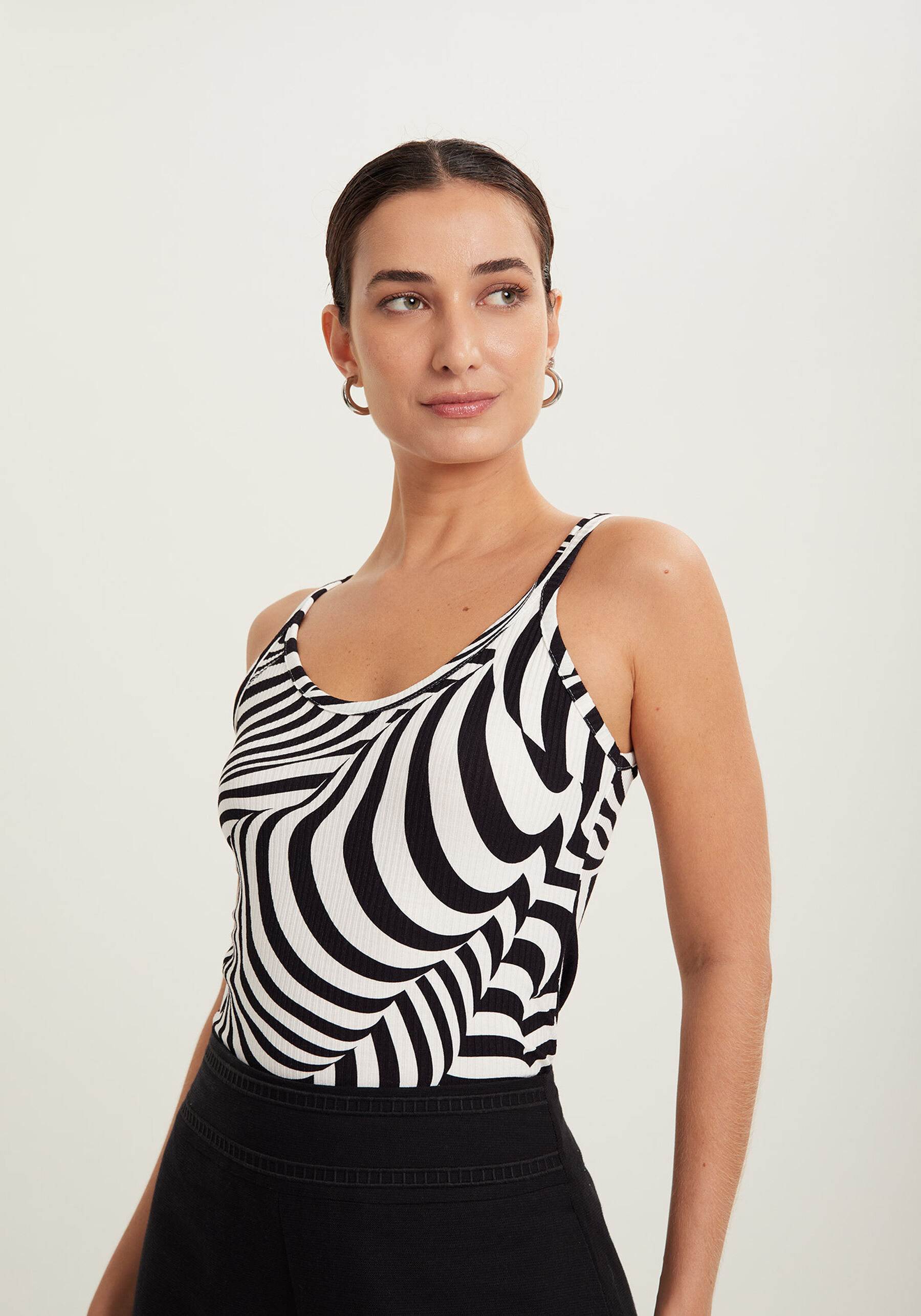 Blusa Regata Canelada Com Alças Finas E Decote Redondo, . Blusa Regata Canelada Com Alças Finas E Decote Redondo, , large.