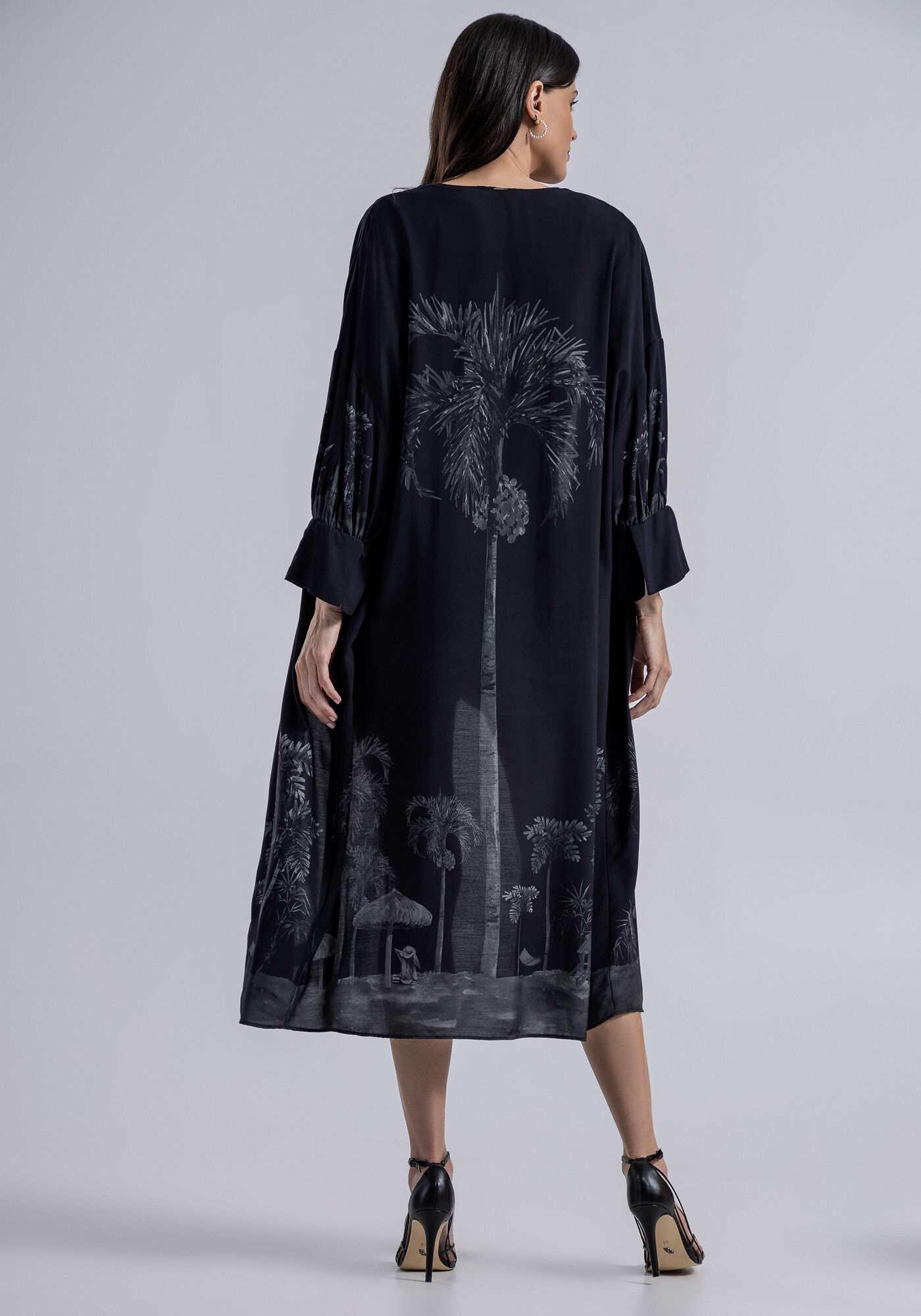 Kimono Alongado Manga 3/4 em Viscose com Cinto, , large.