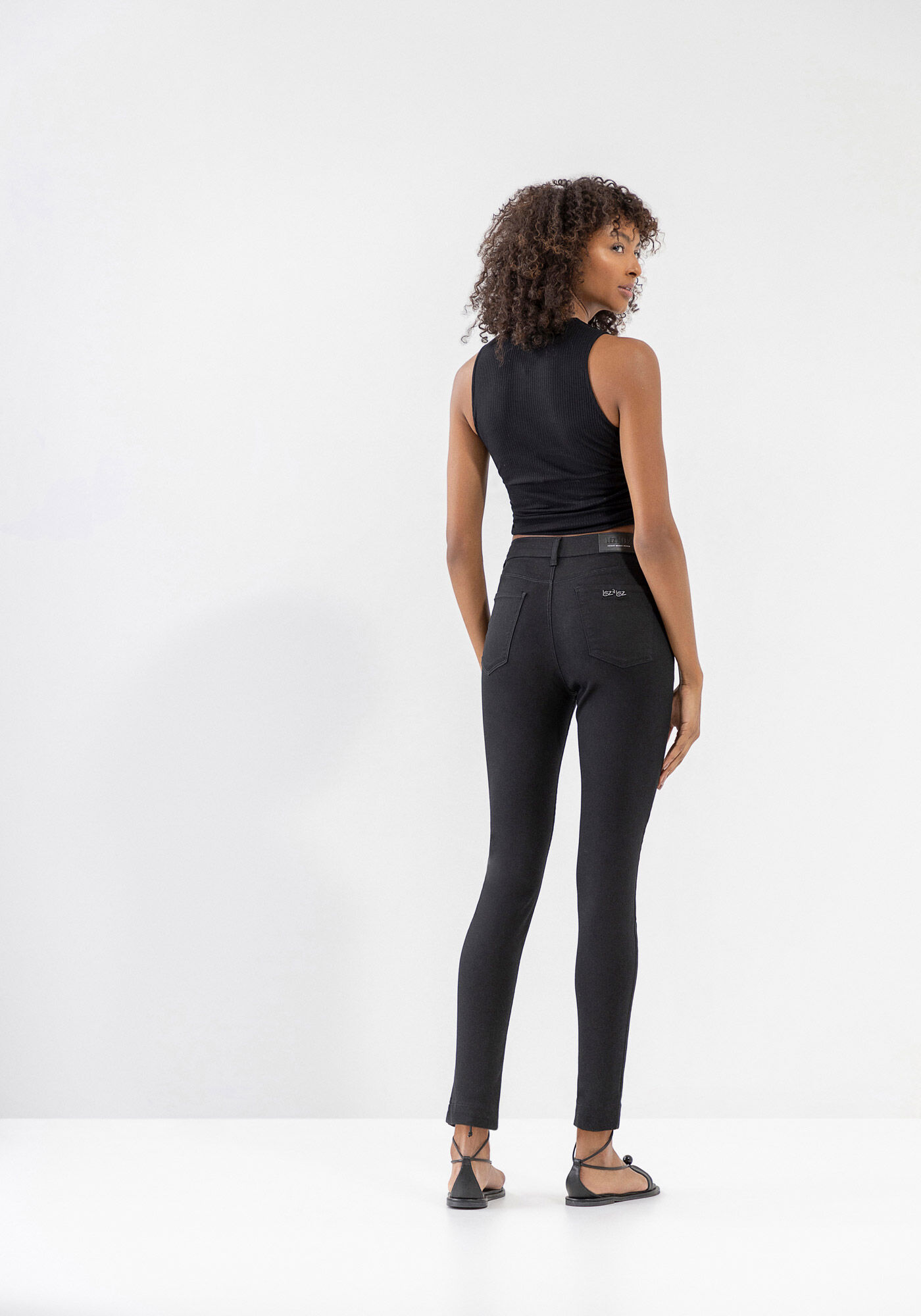 Blusa Canelada Franzida com Decote Transpassado, PRETO REATIVO, large.