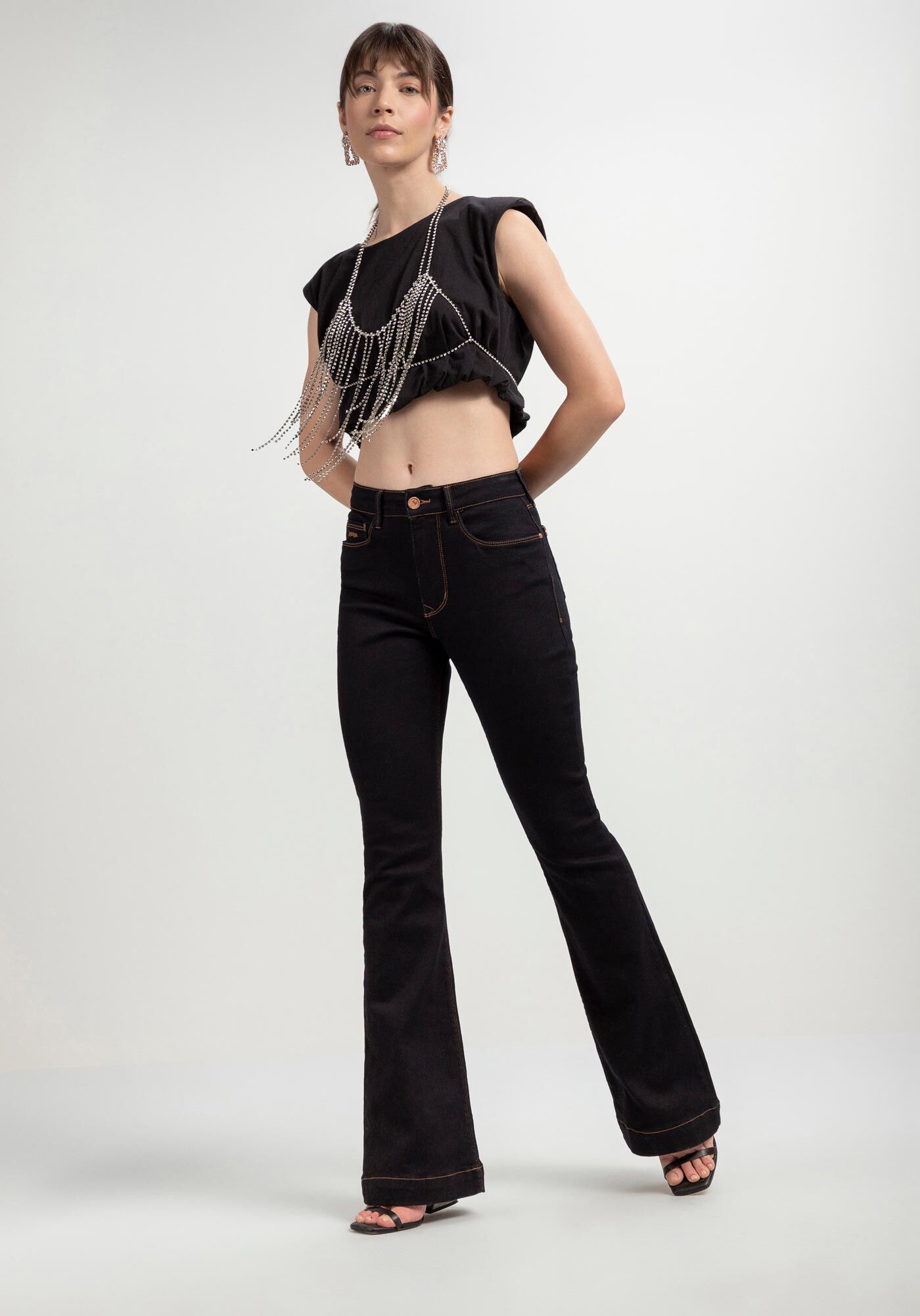 Calça flare com saia sobreposta on sale