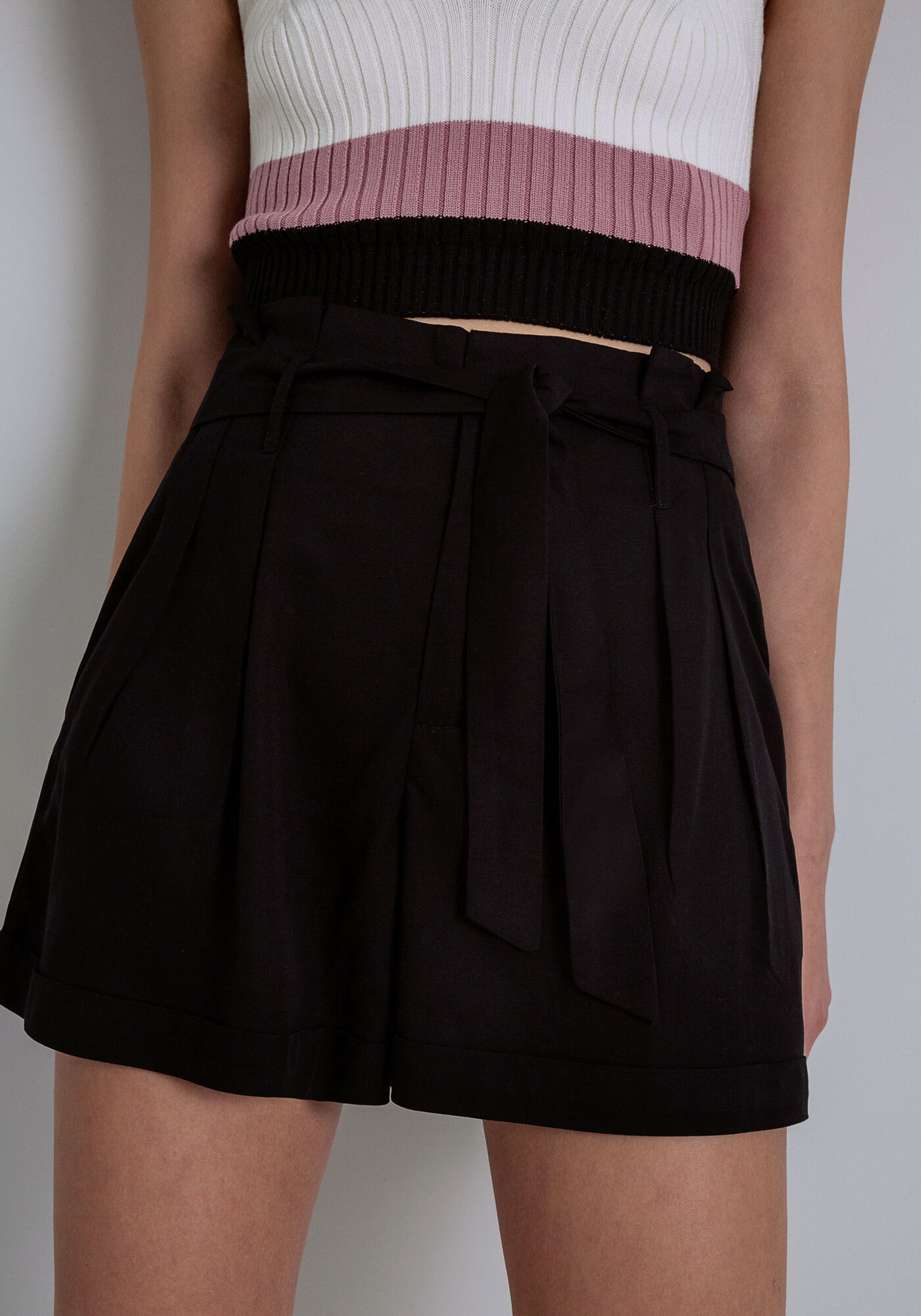 Shorts Cintura Alta Tecido Velurd com Cinto, PRETO REATIVO, large.