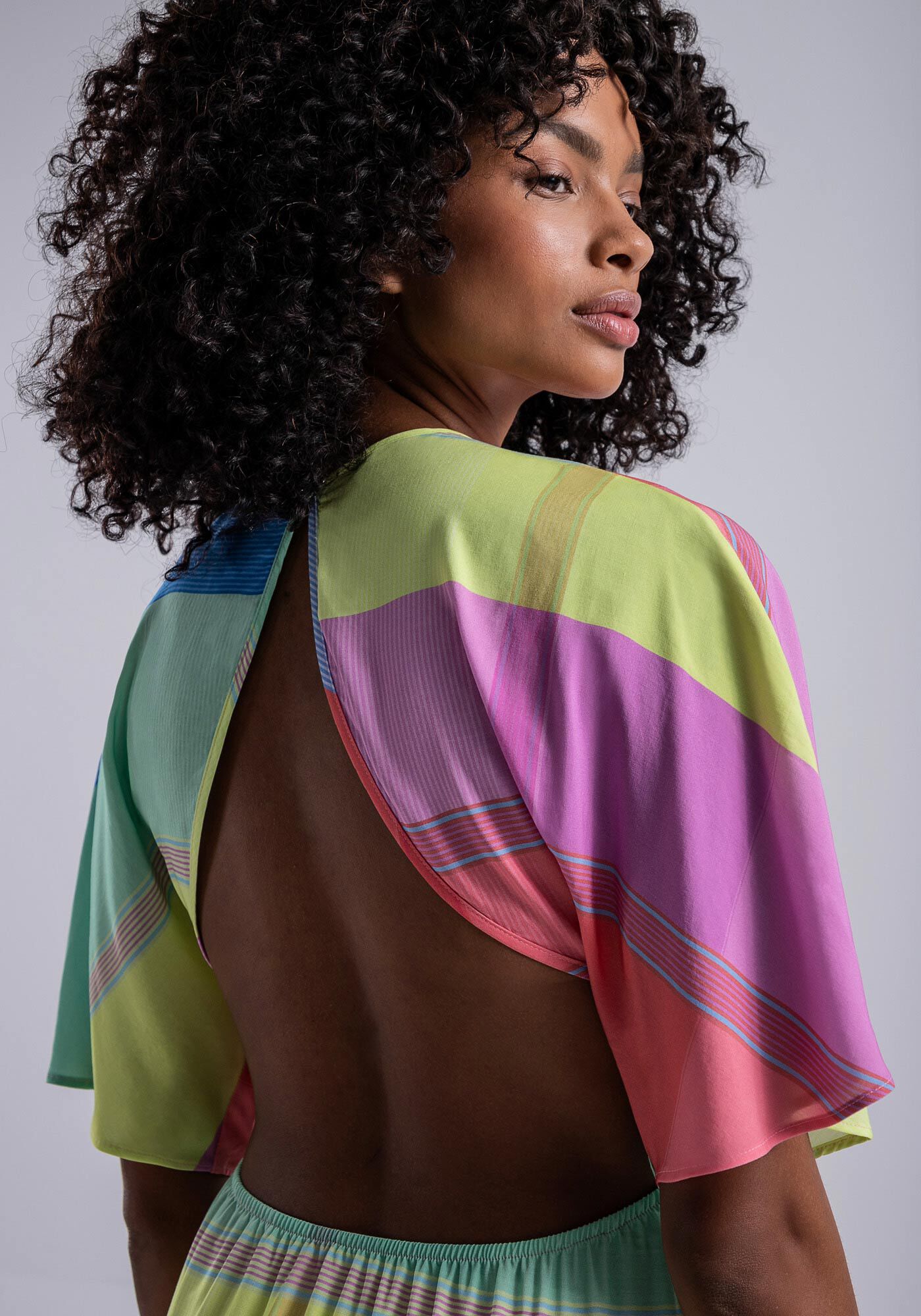 Vestido Midi em Viscose com Recorte e La&ccedil;o, REDE, large.