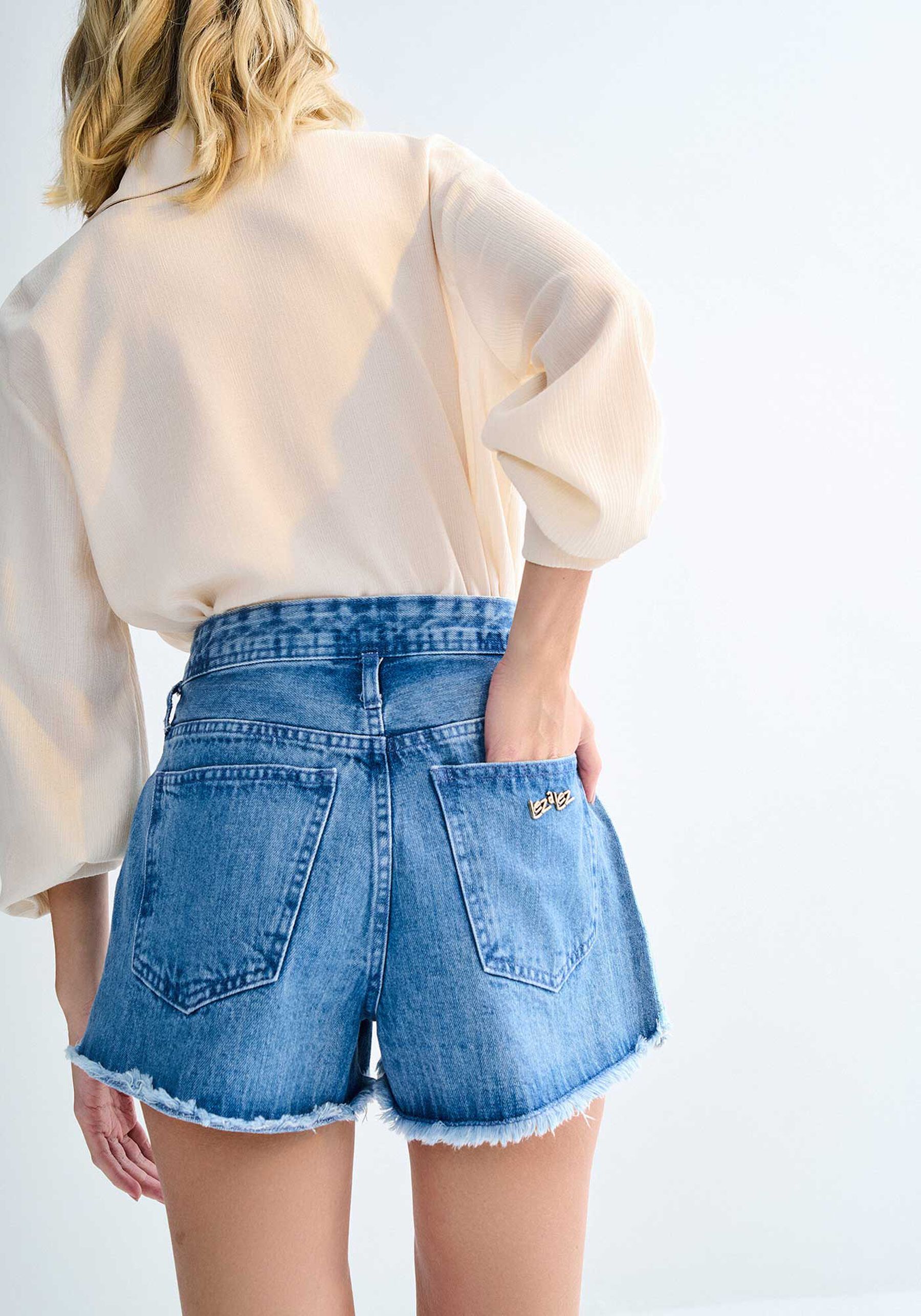 Shorts Jeans Linha A com Detalhes Foil, JEANS. Shorts Jeans Linha A com Detalhes Foil, JEANS, large.