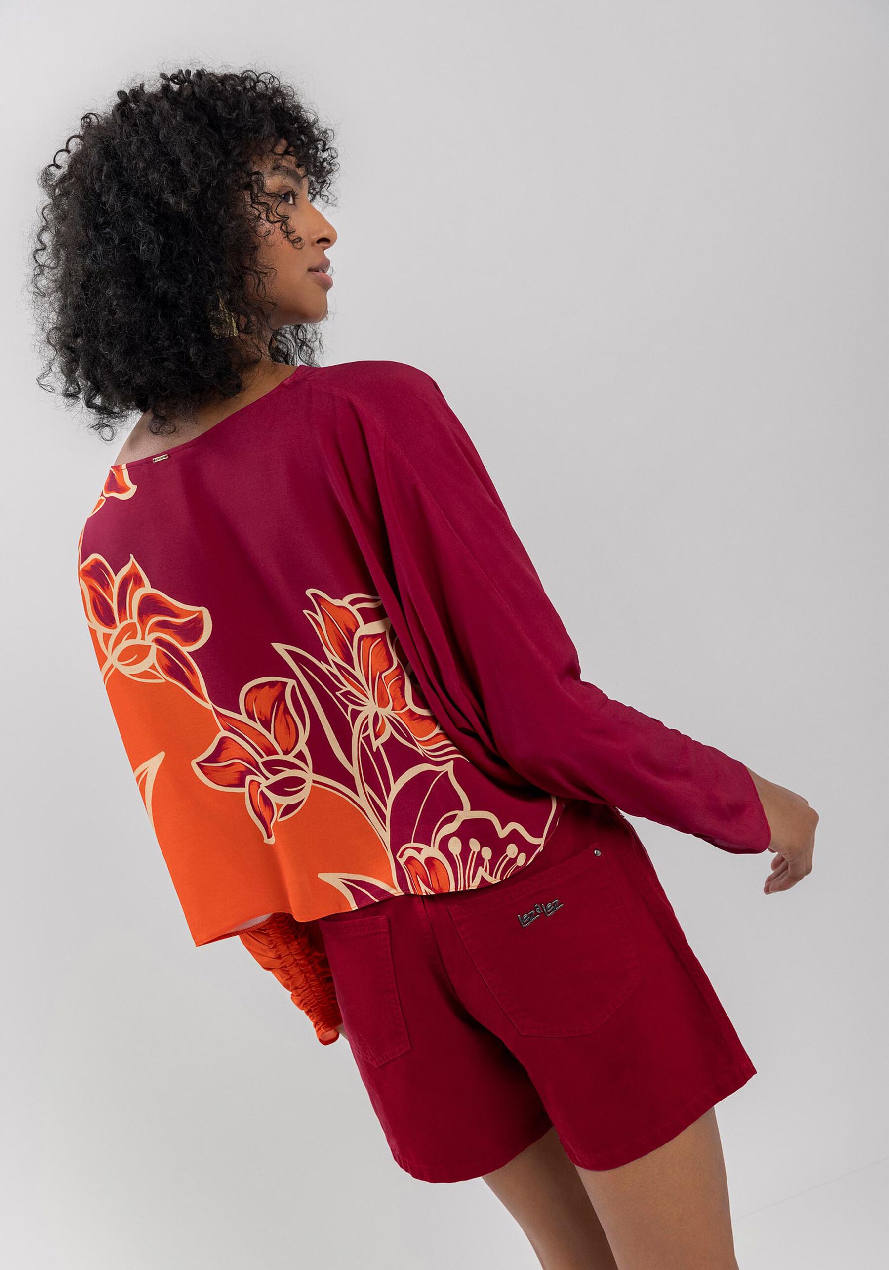Blusa Curta Estampada Com Mangas Longas E Franzidos, . Blusa Curta Estampada Com Mangas Longas E Franzidos, , large.