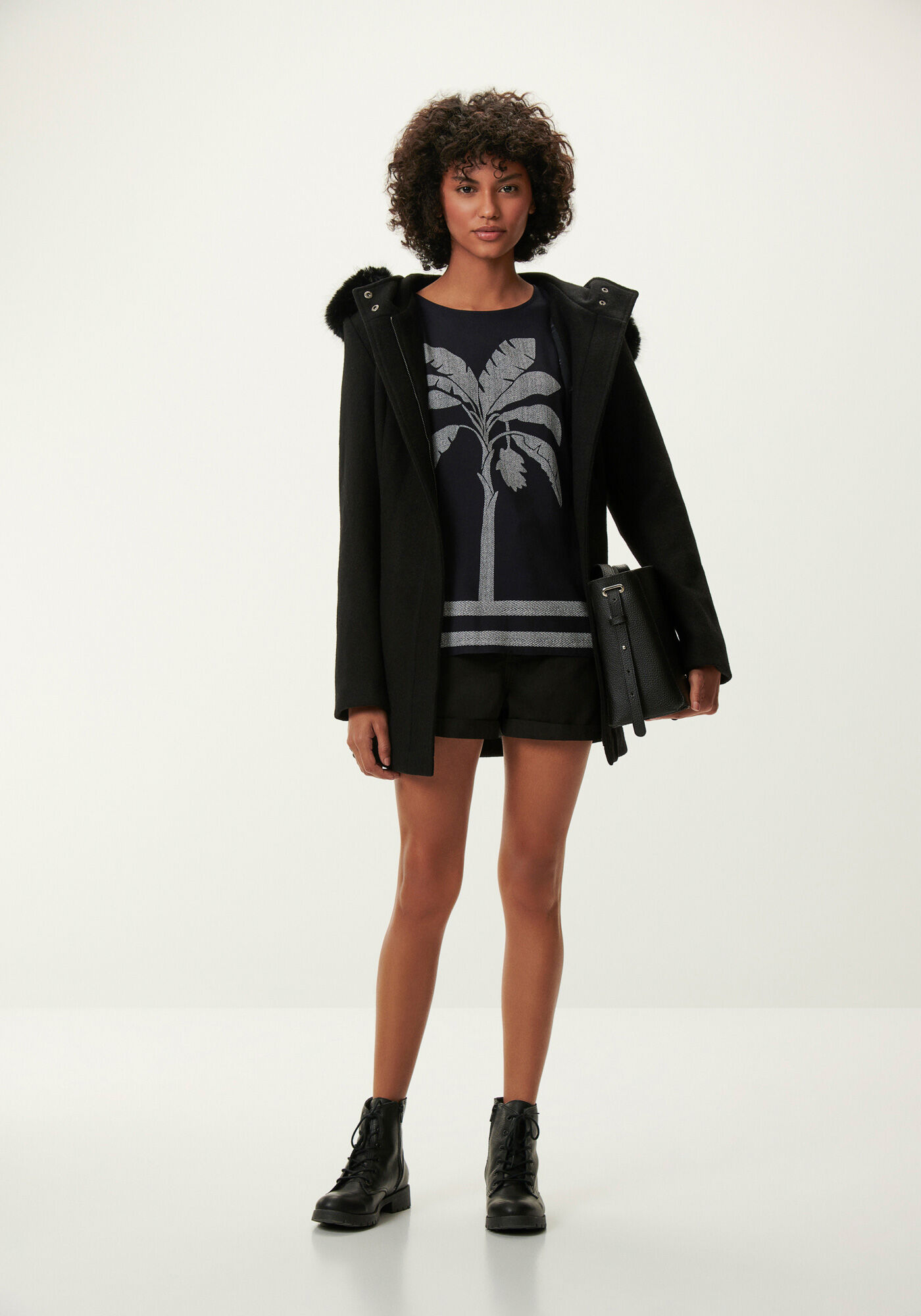 Blusa Manga Curta em Tecido Plano Estampada, , large.