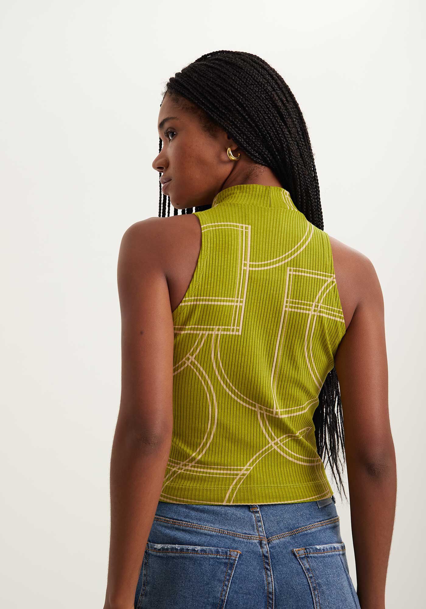 Blusa Estampada Sem Mangas Com Gola Alta Em Malha Canelada, , large.