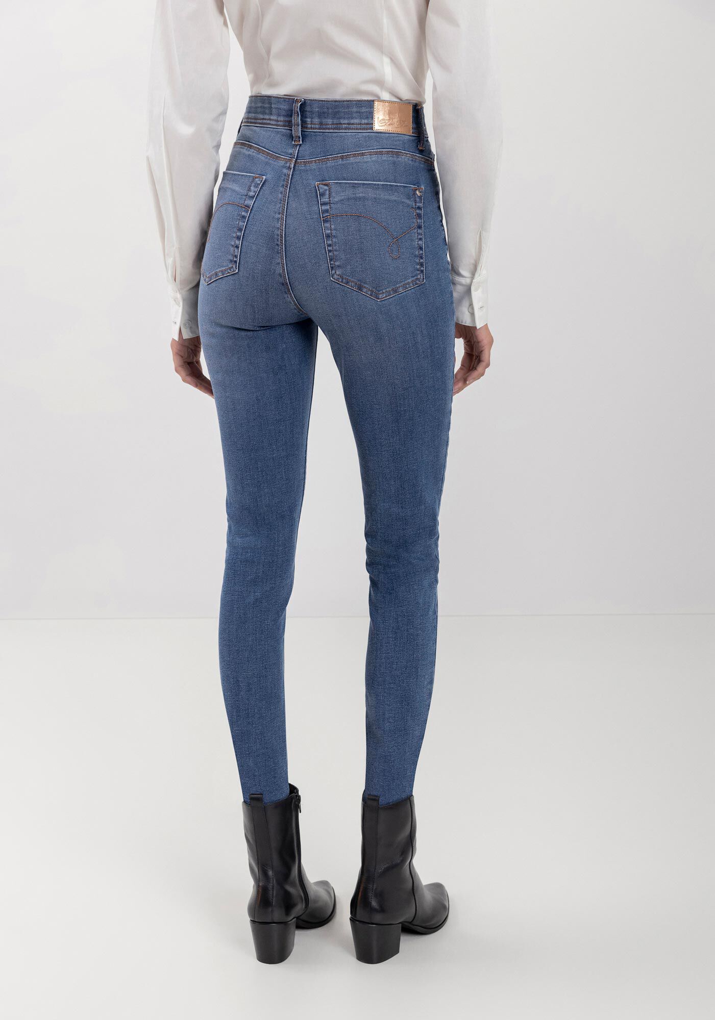 Cal&ccedil;a Jeans Cigarrete Com Cintura Alta E Tecnologia Shaping, , large.