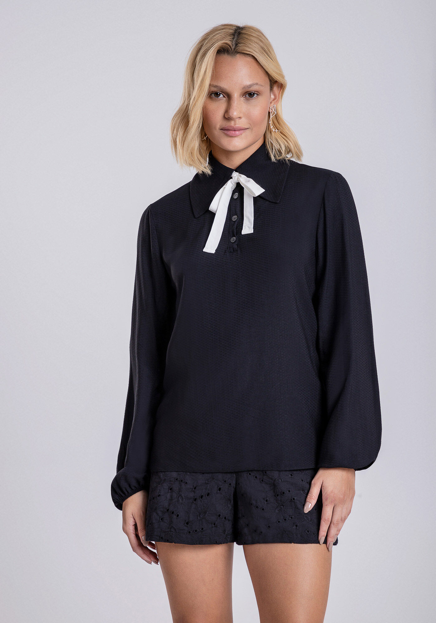 Blusa Manga Longa em Viscose com La&ccedil;o Gola, , large.