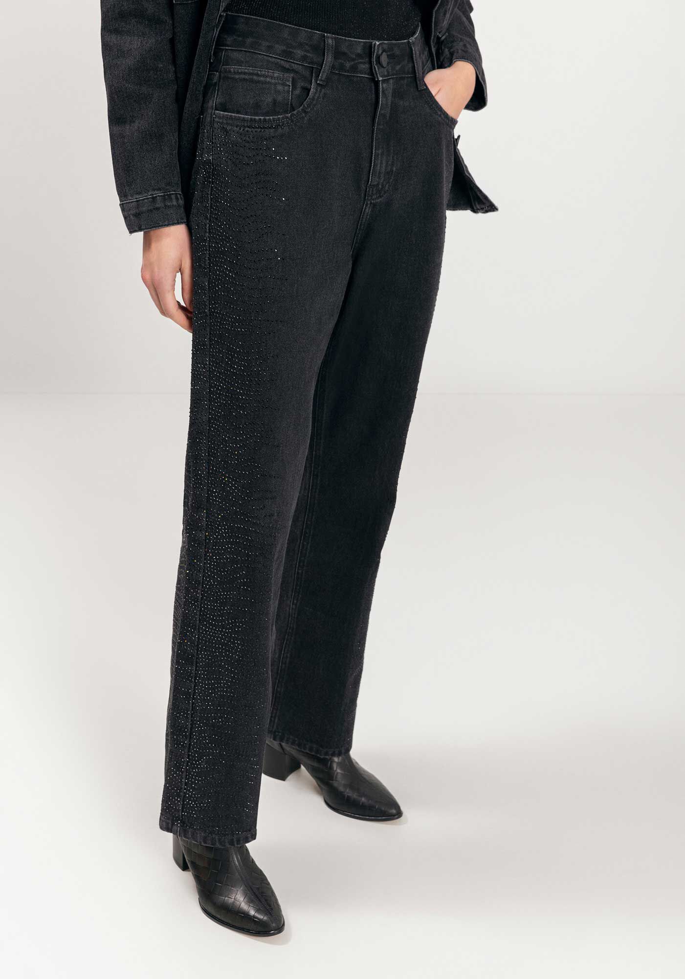 Cal&ccedil;a Reta Jeans Cropped Com Aplica&ccedil;&otilde;es De Strass, PRETO, large.