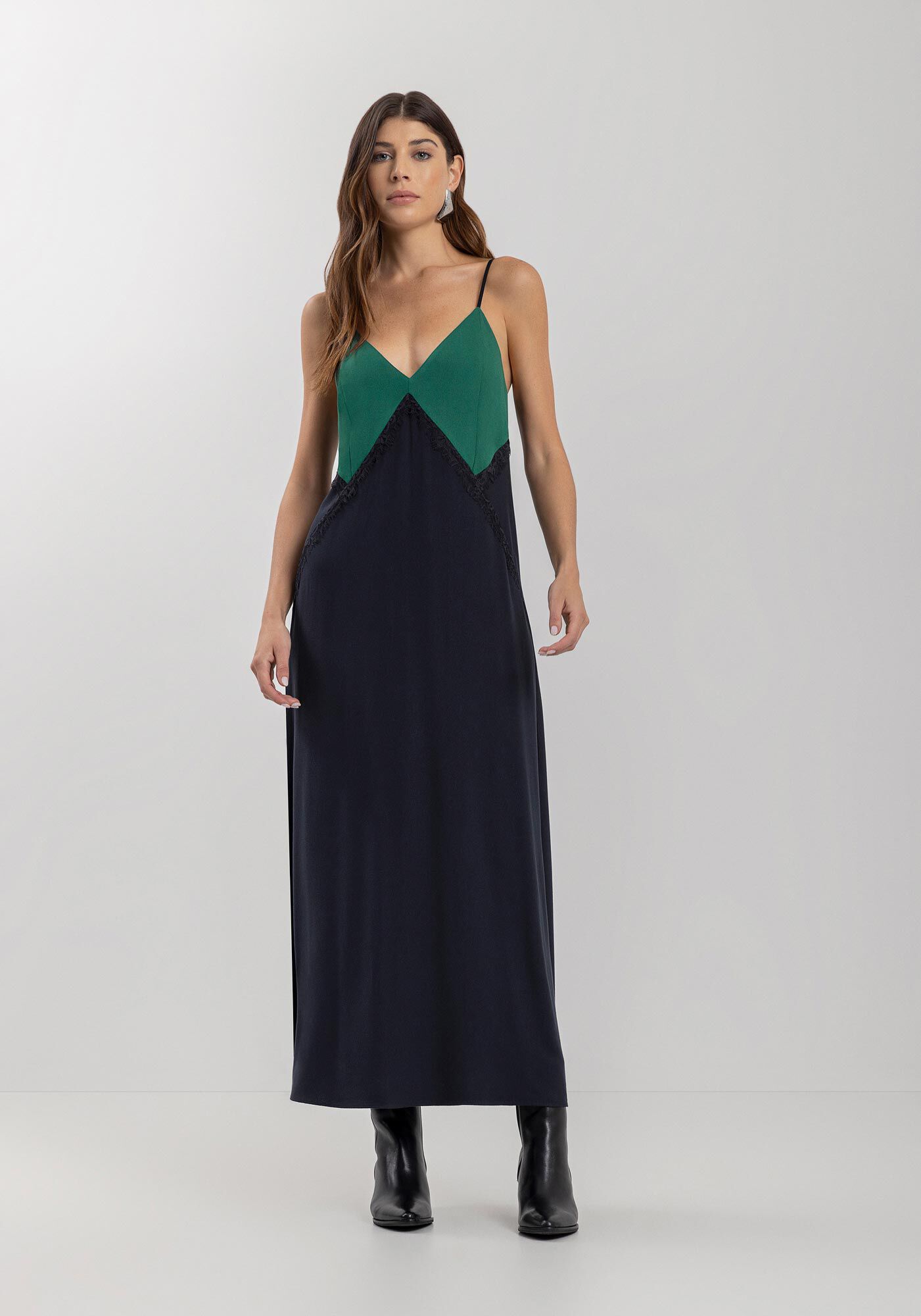 Vestido Midi Ch&aacute; De Al&ccedil;as Em Viscose Com Detalhes Frontais, , large.