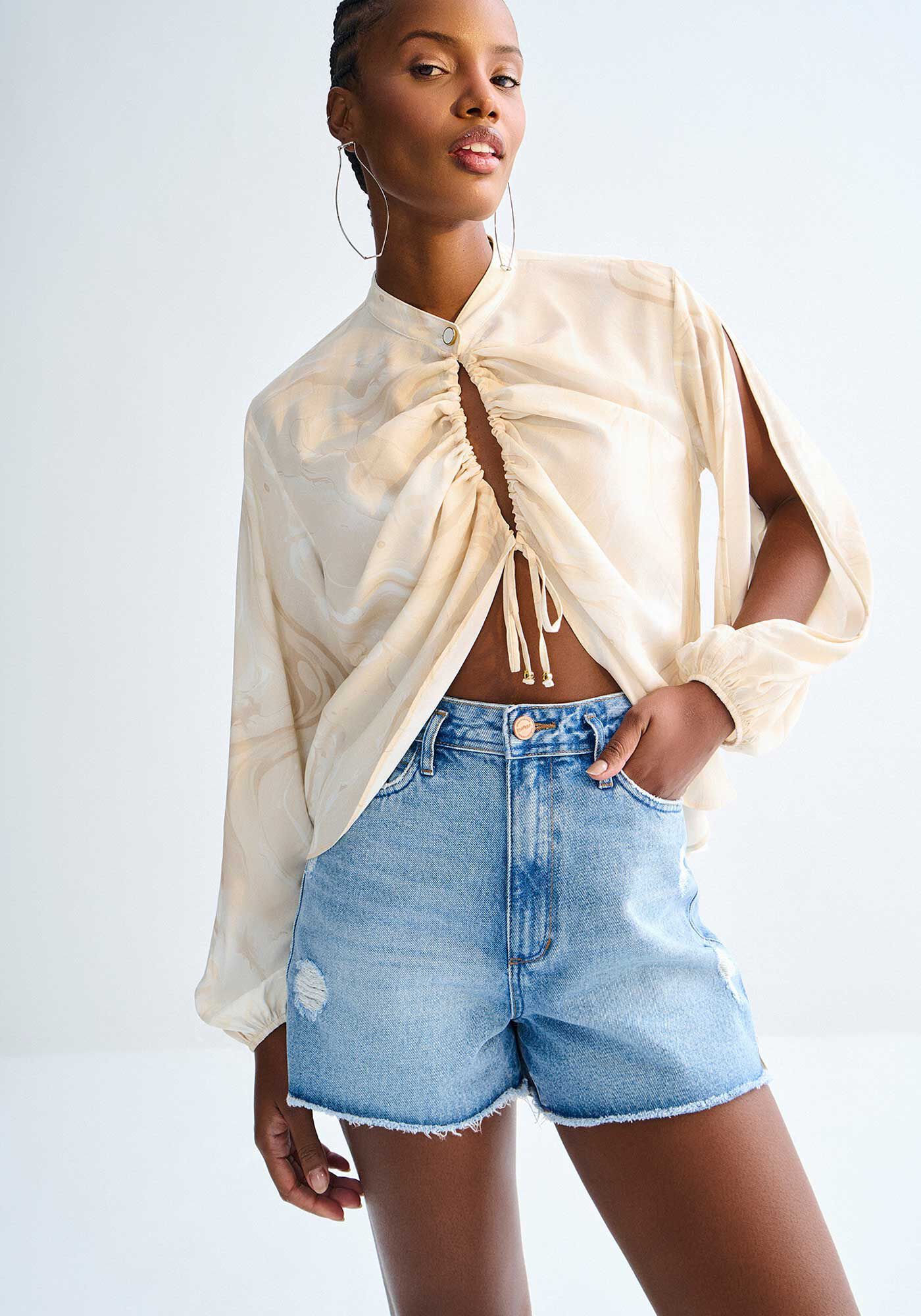 Shorts Jeans Hot Pant Cintura Alta Claro Destroyed, JEANS, large.