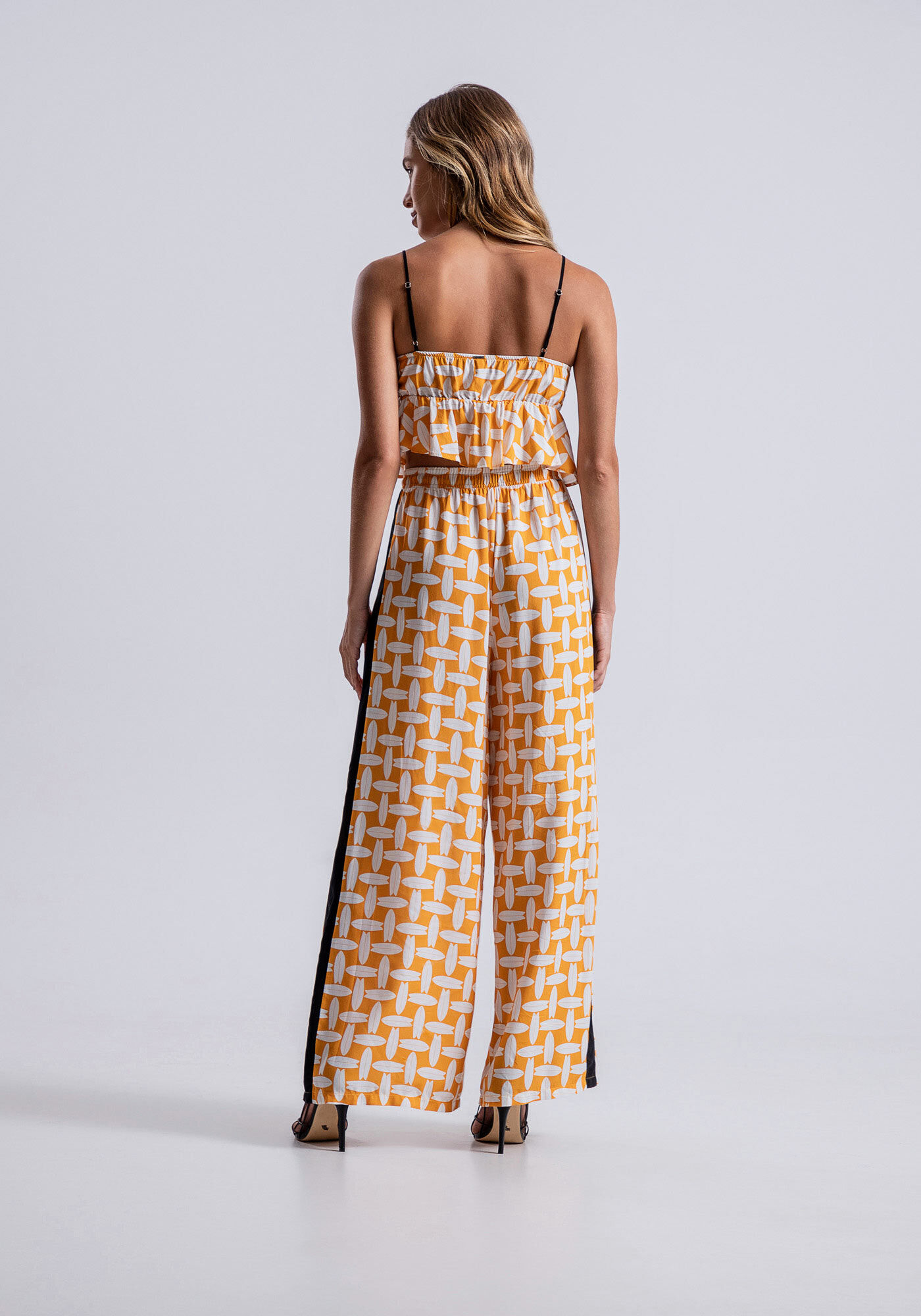 Blusa Cropped em Viscose com Detalhe Al&ccedil;as, , large.