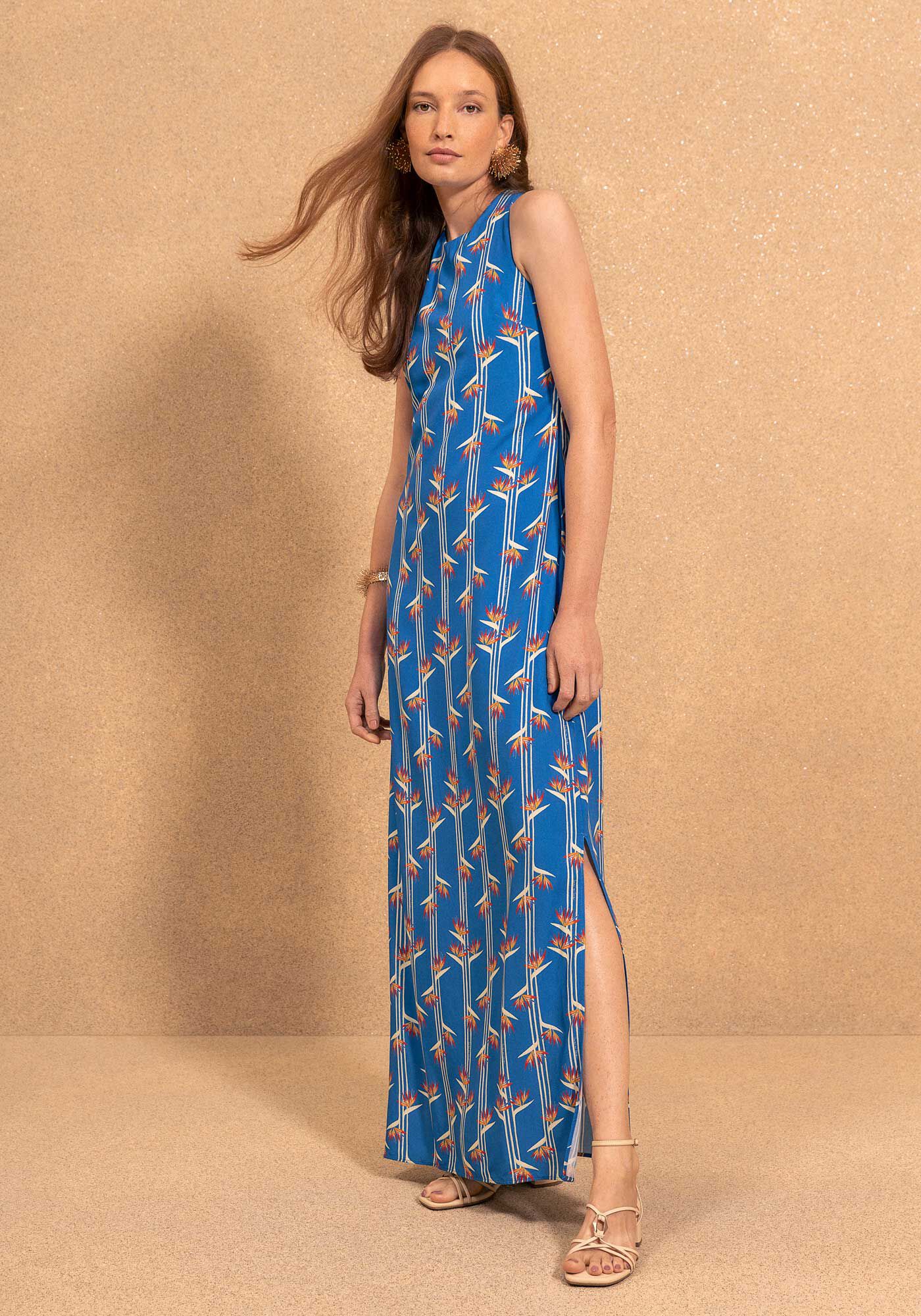 Vestido Longo Estampado Com Al&ccedil;as Cruzadas Nas Costas, STRELIZIA MINI AZUL, large.