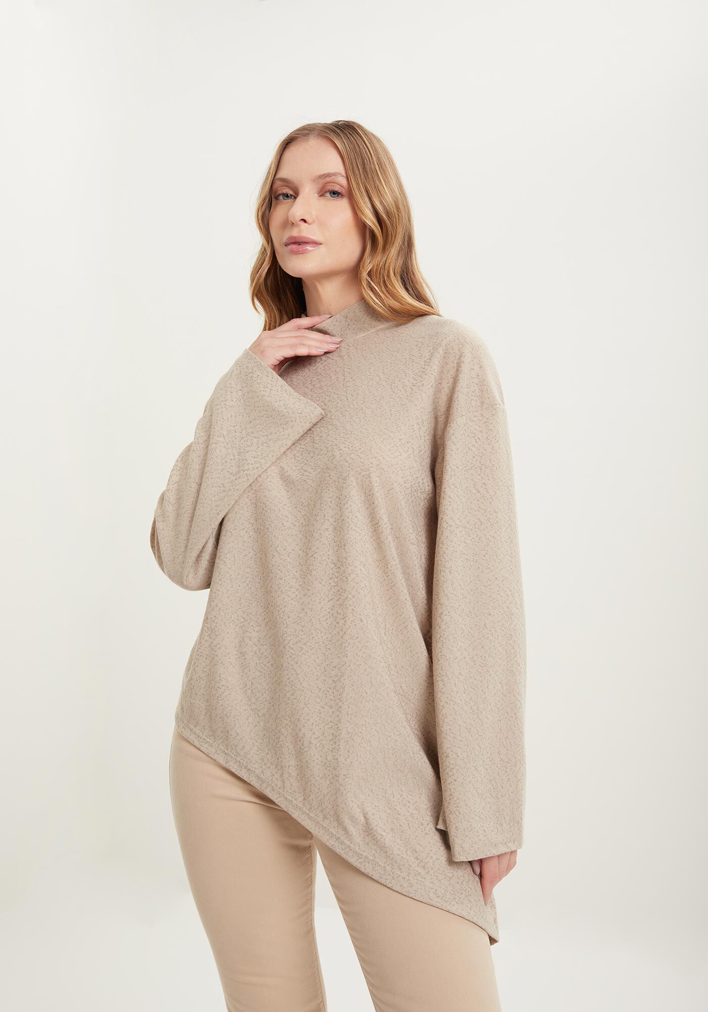 Blusa Assim&eacute;trica De Mangas Longas Em Malha R&uacute;stica, , large.