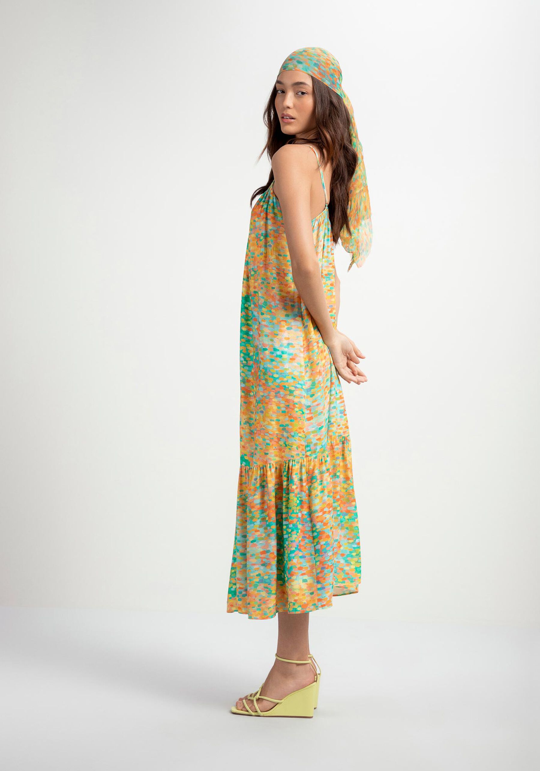 Vestido Midi em Crepe com Recorte Decote, . Vestido Midi em Crepe com Recorte Decote, , large.