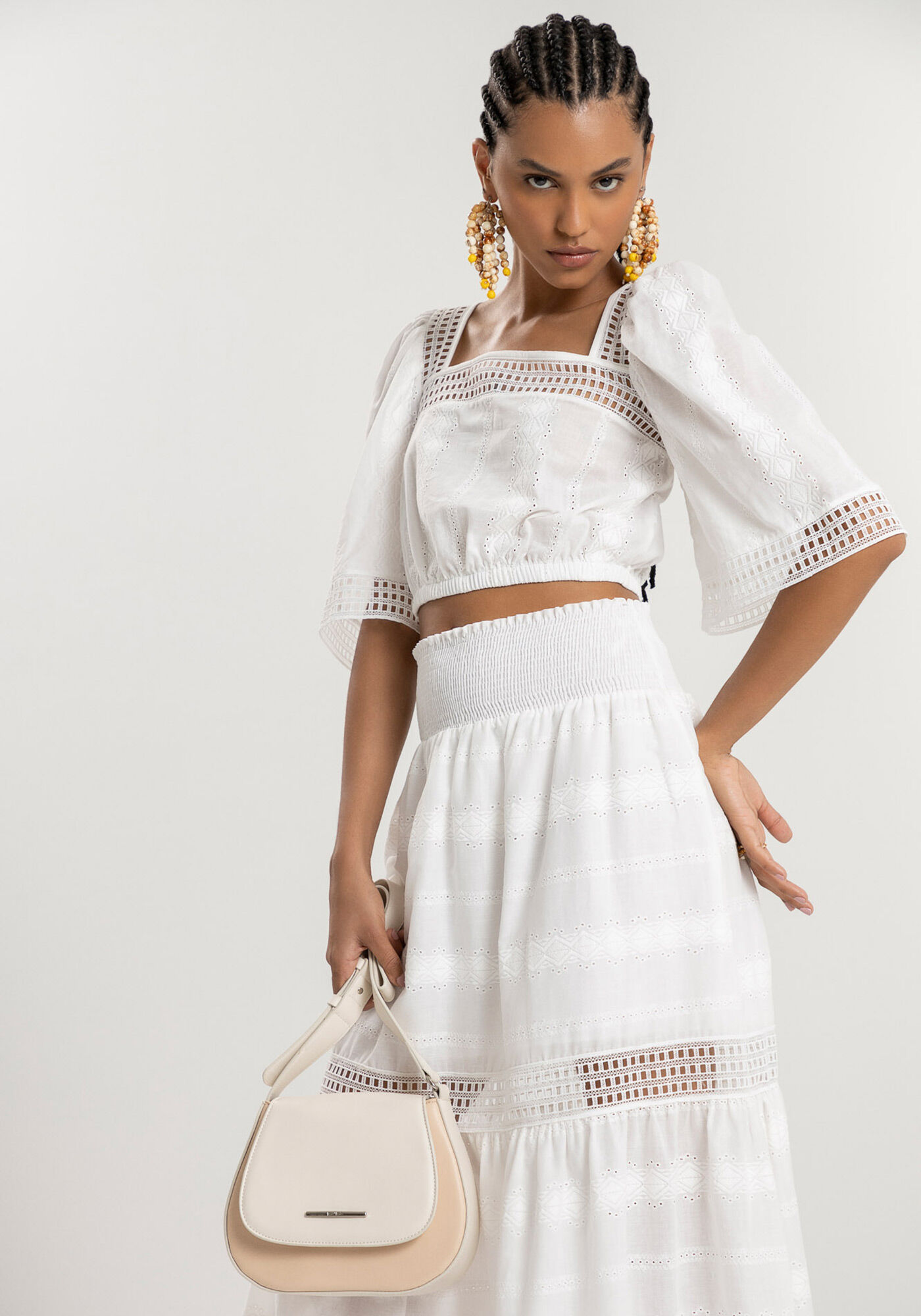 Saia Midi Bordada com Renda e El&aacute;stico C&oacute;s, BRANCO, large.